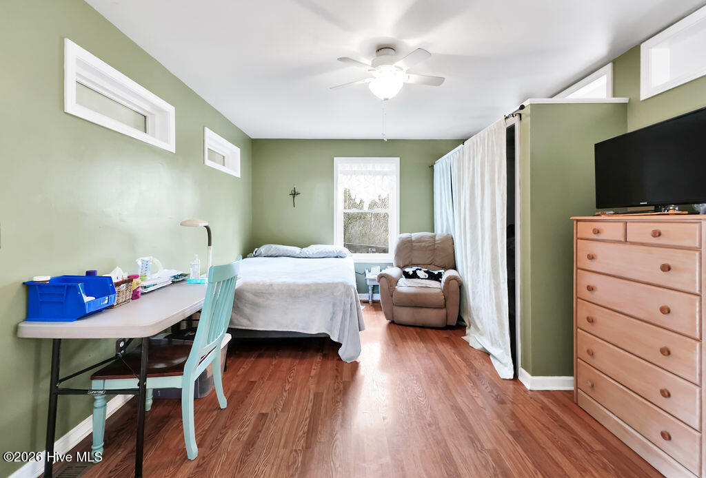 100560144 | Photo 51