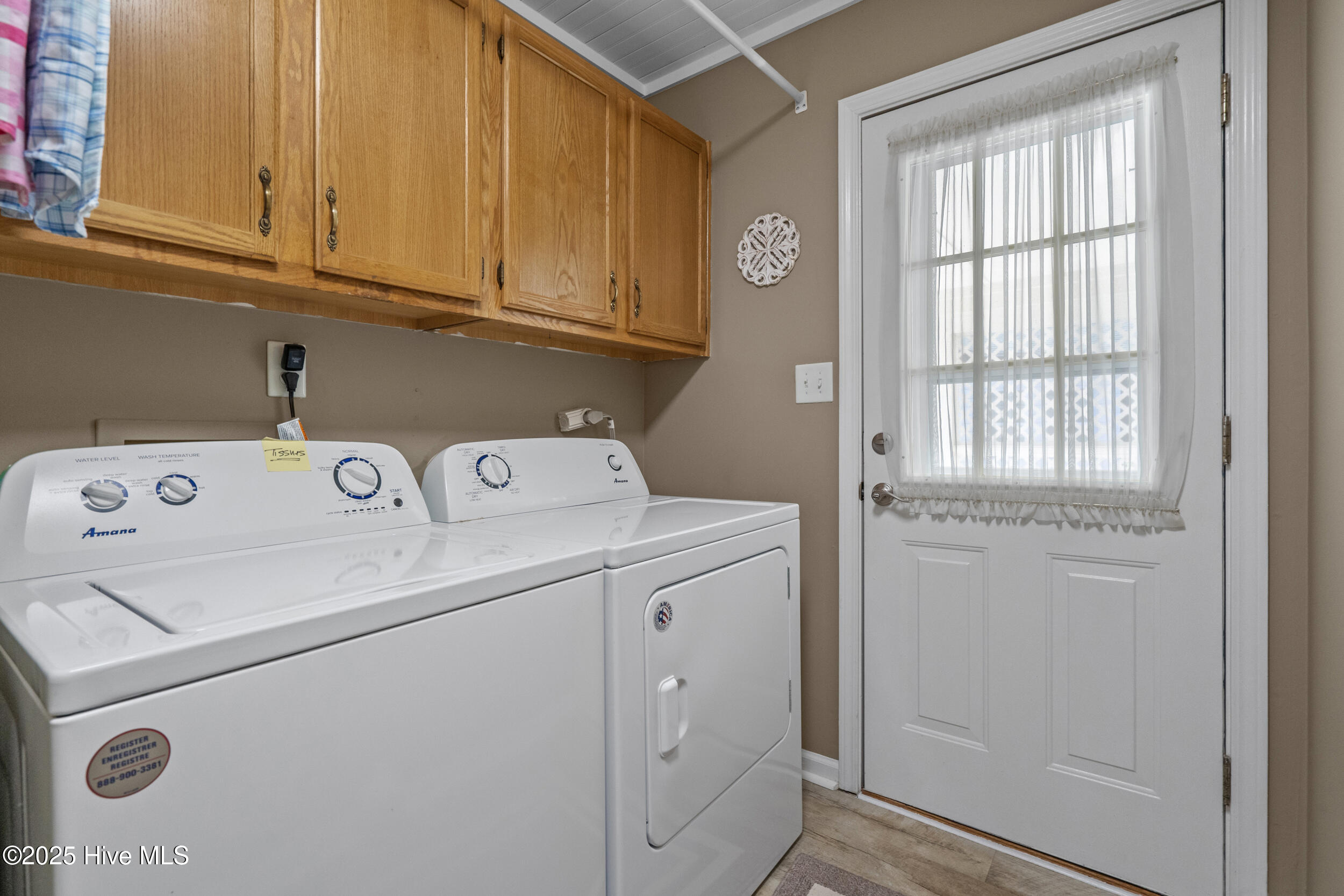 100542117 | Photo 25