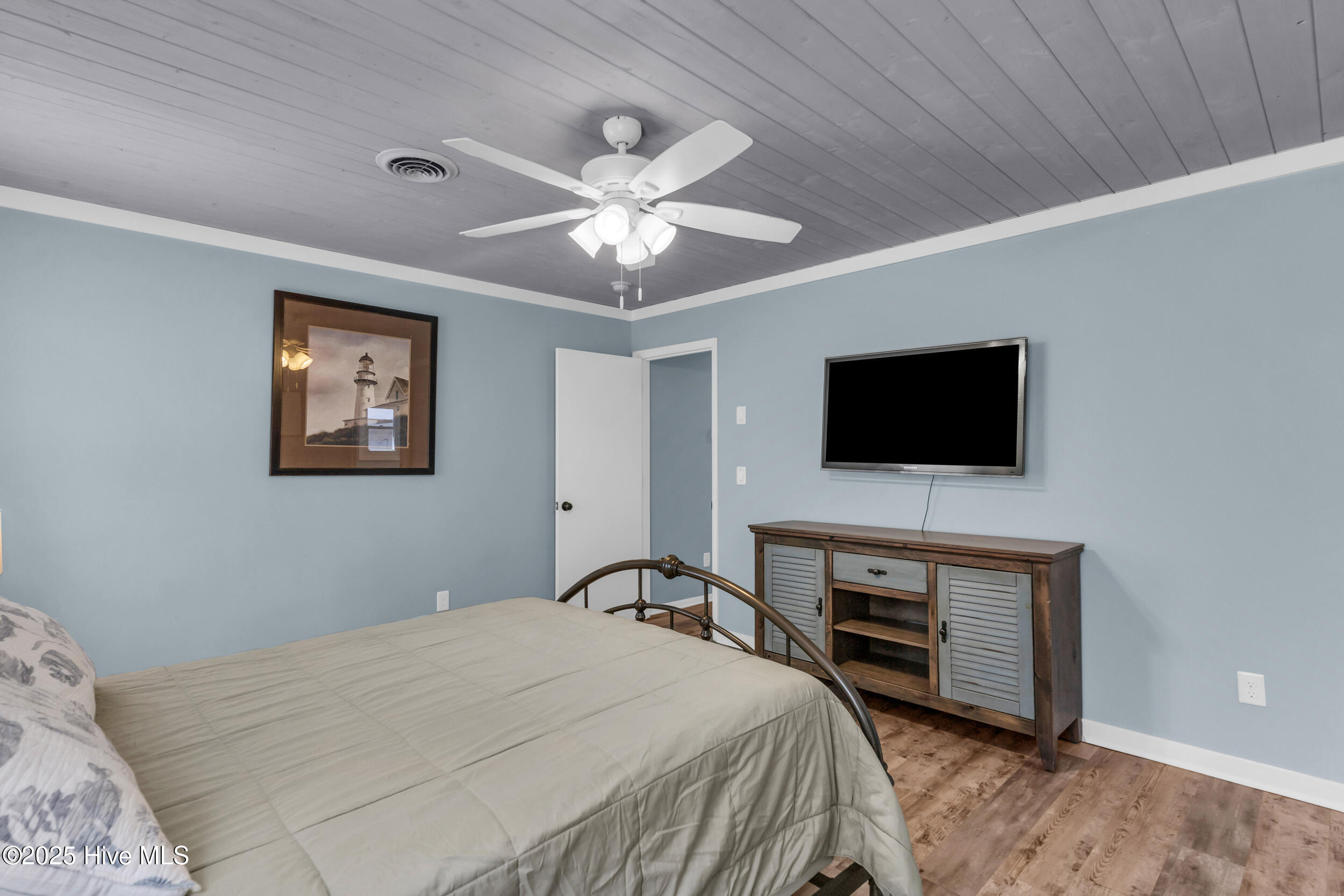 100505255 | Photo 17