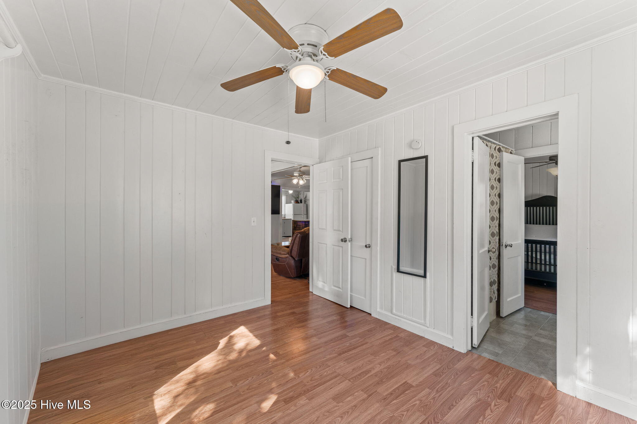 100534083 | Photo 15