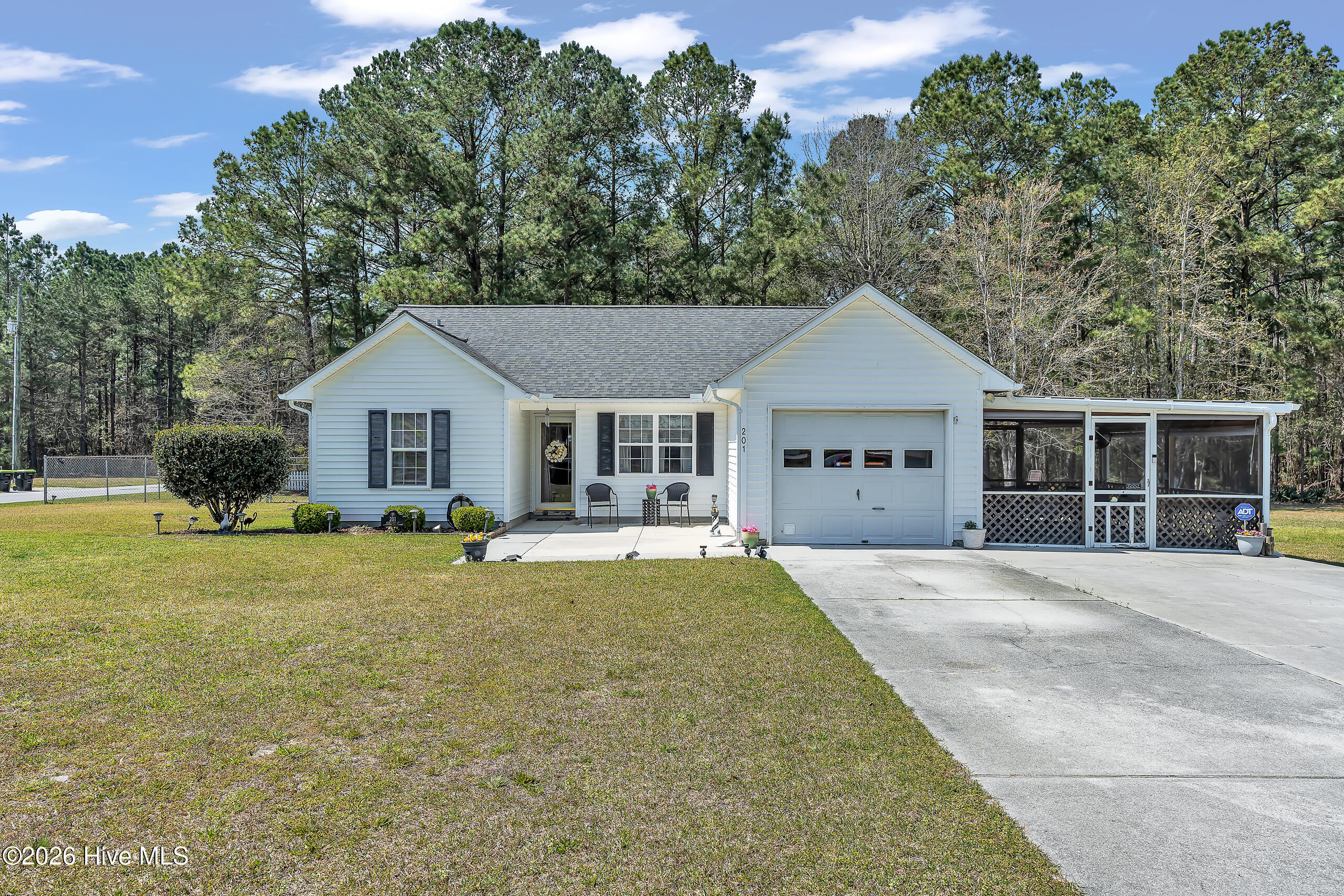 100563570 | Photo 26