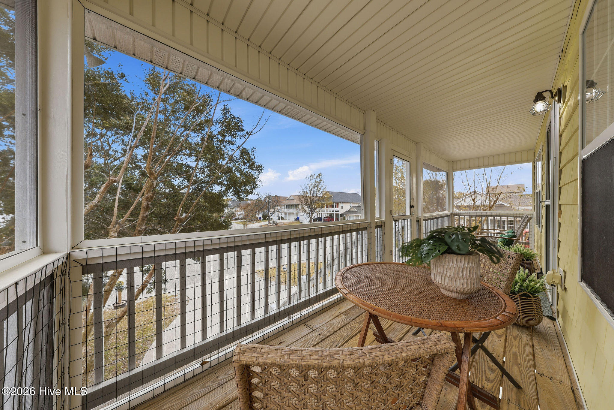 100562834 | Photo 17