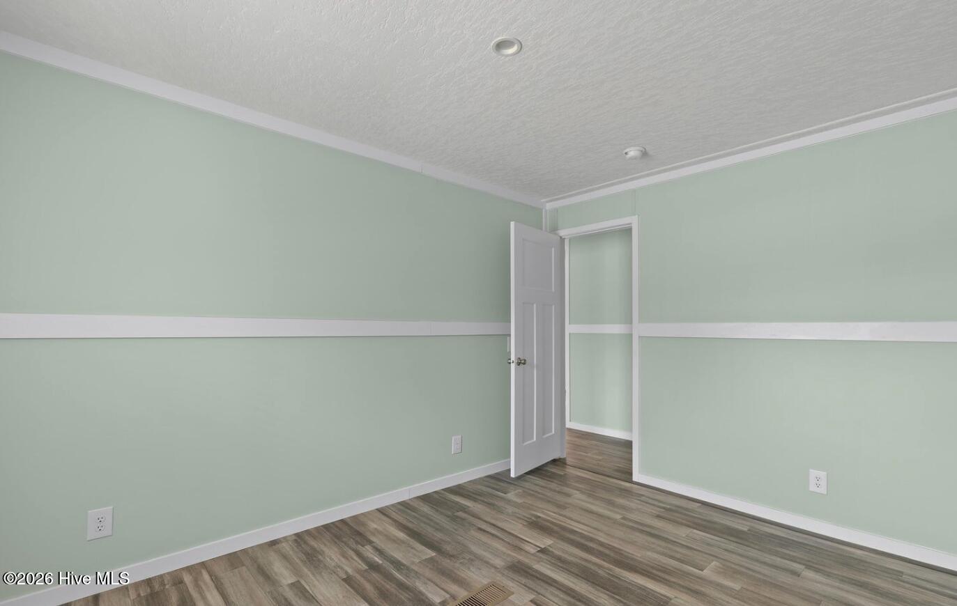 100550679 | Photo 21