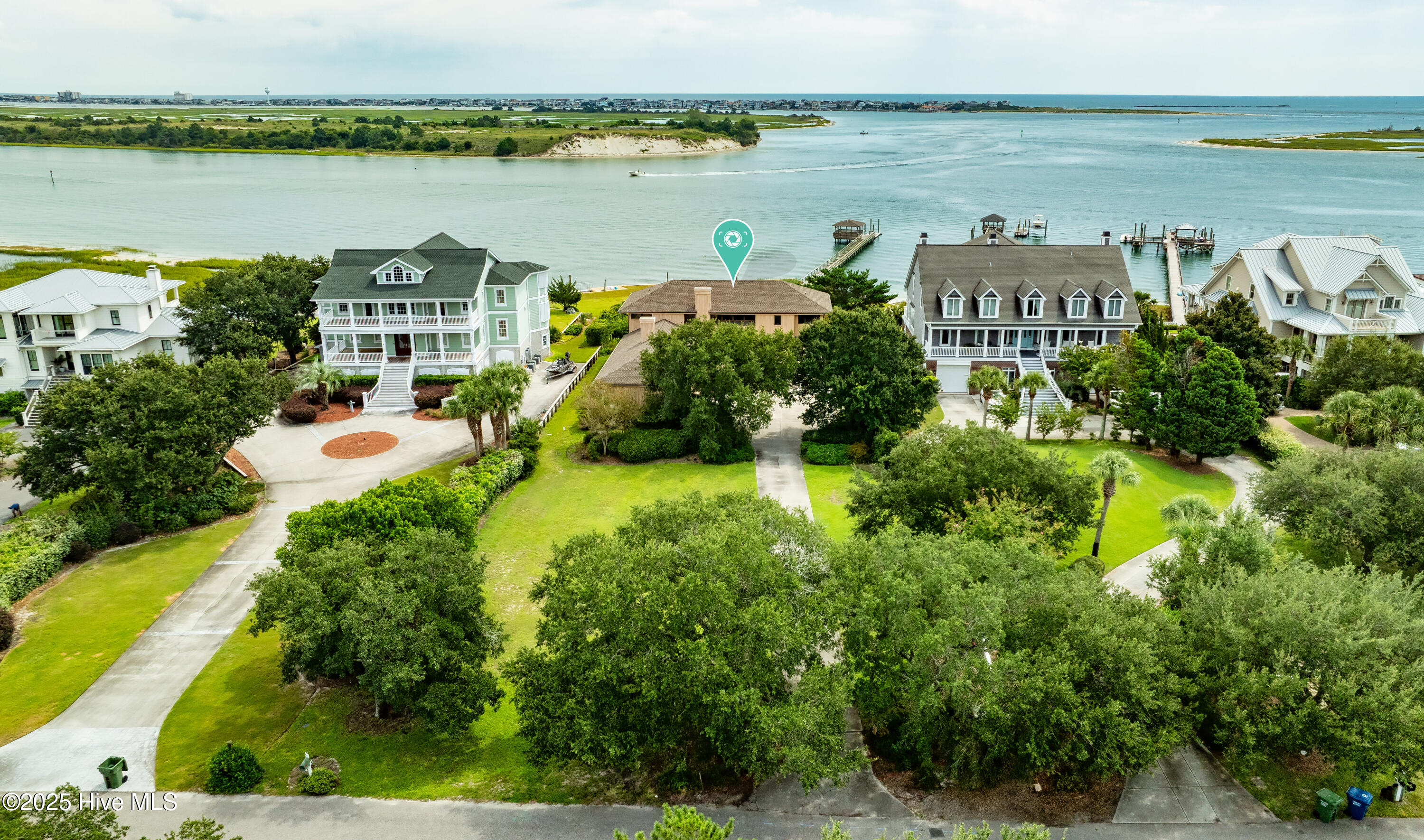 100527389 | Photo 63