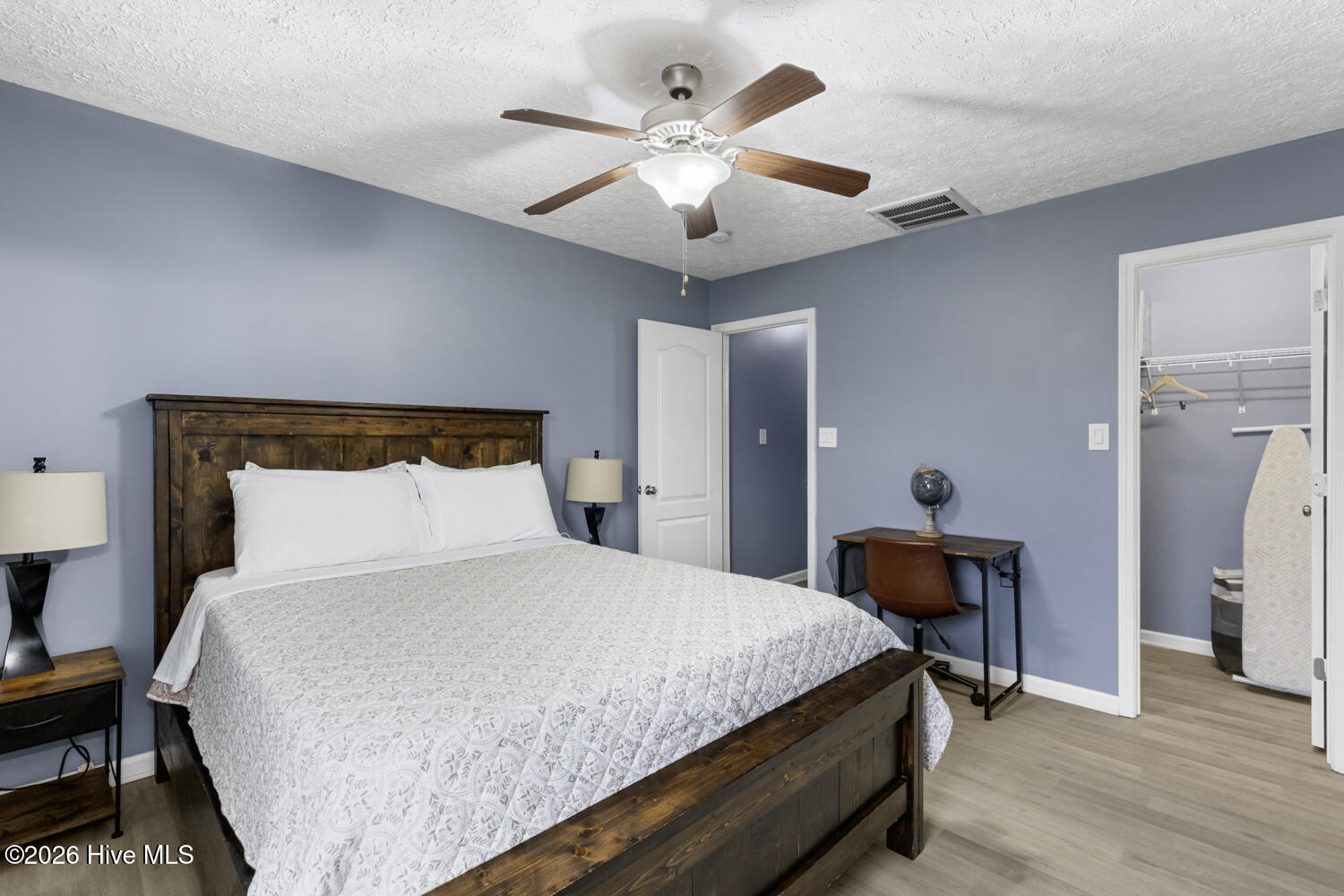 100549698 | Photo 16