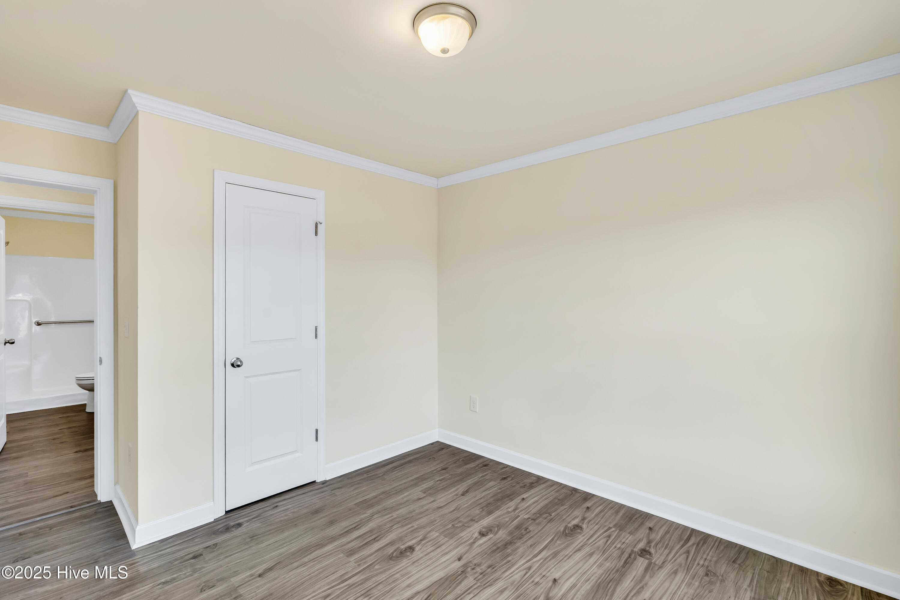 100543409 | Photo 16