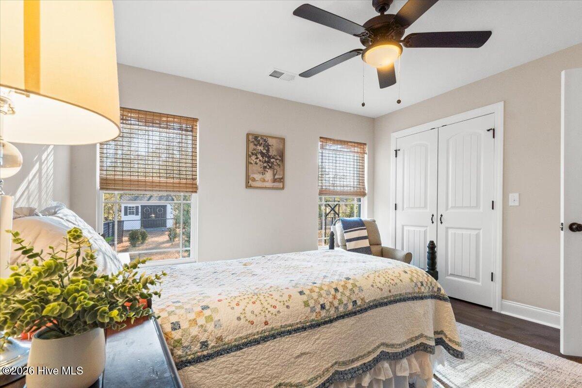 100548136 | Photo 41