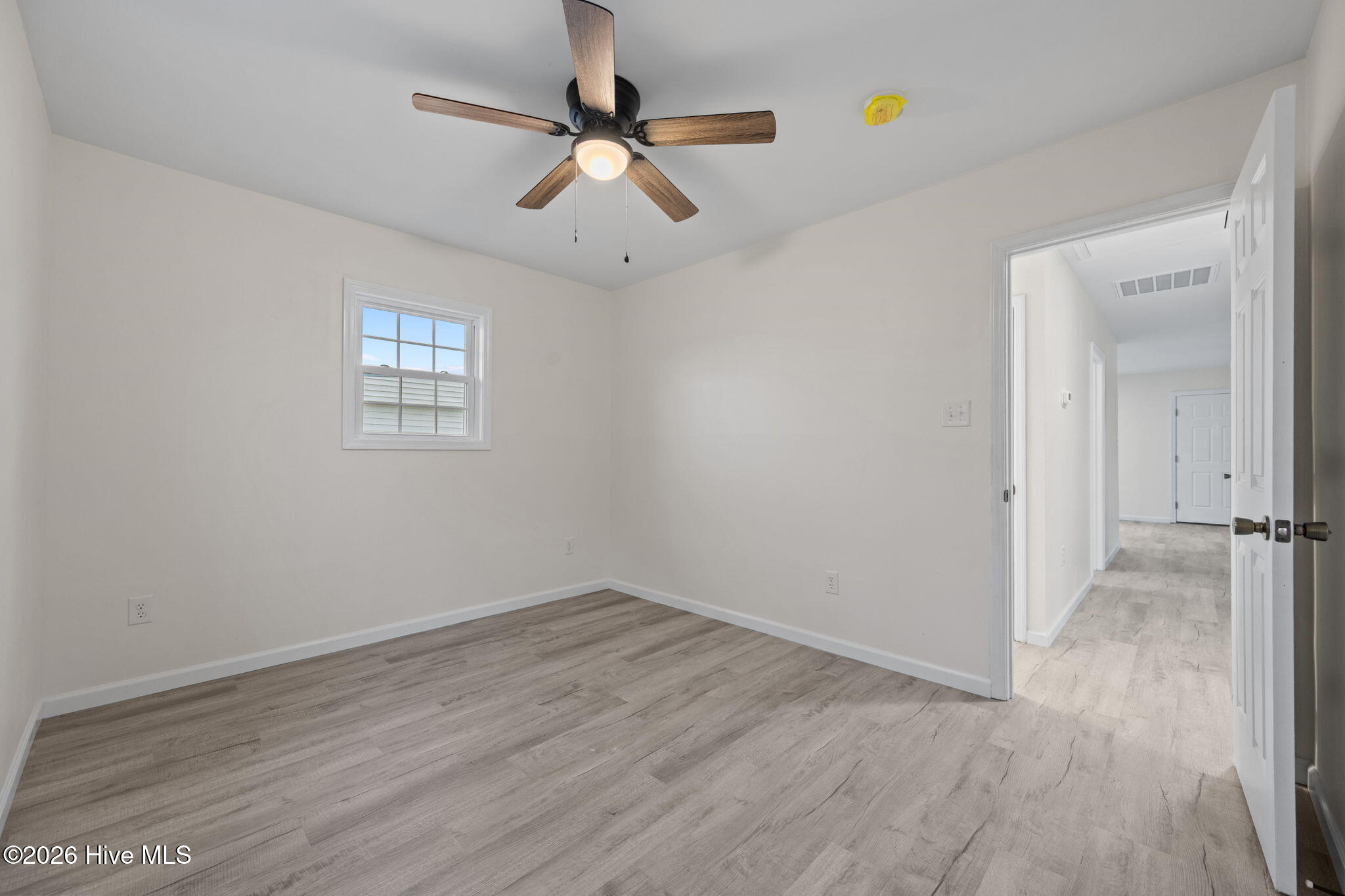211 S Jackson Street, Beulaville, NC 28518 – photo 12: 48-web-or-mls-_RAD4176