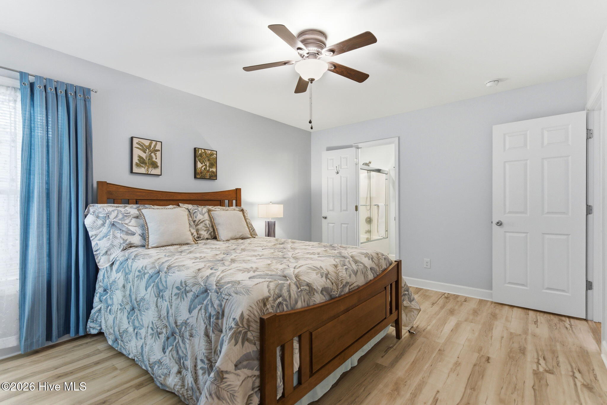 100570095 | Photo 21