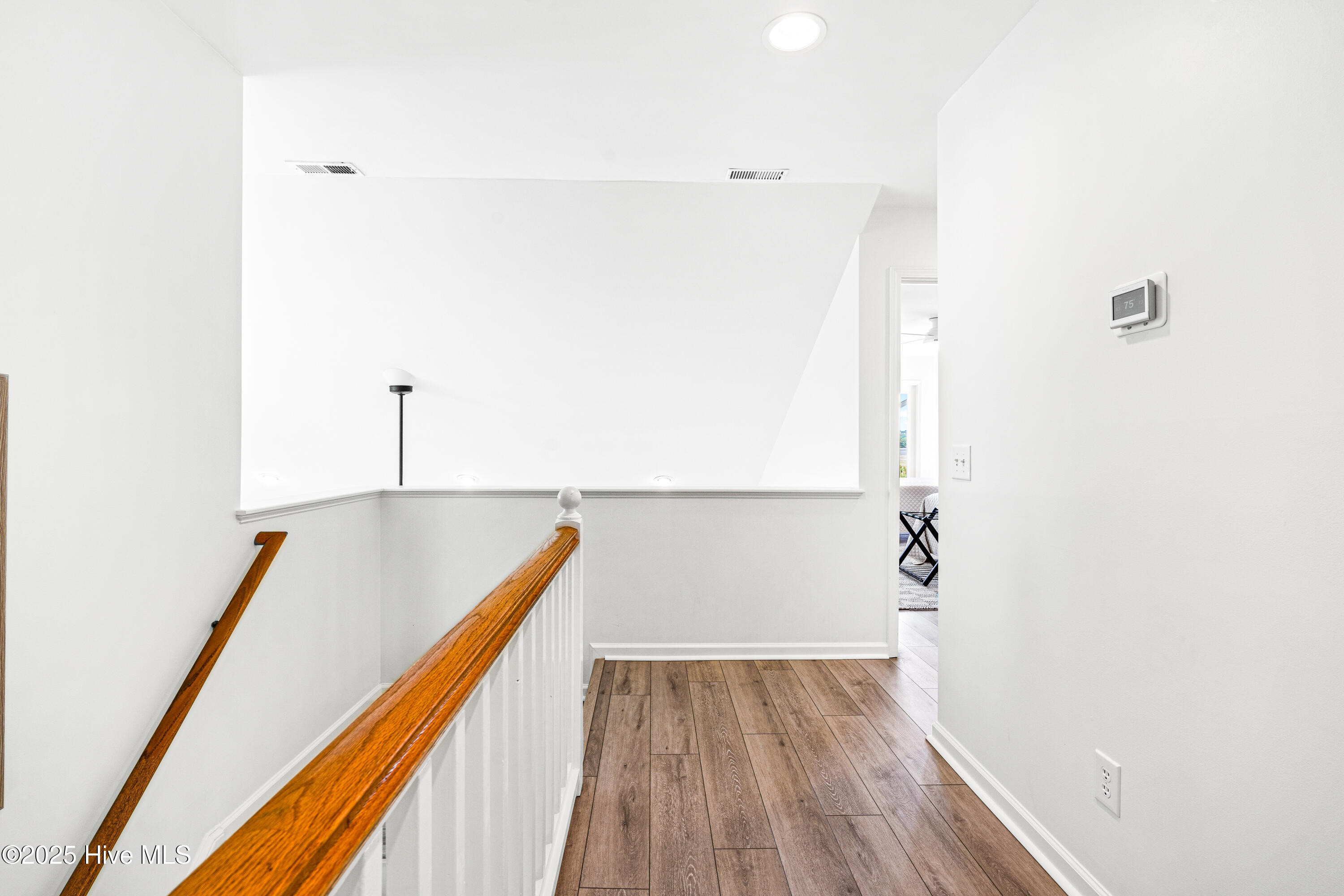 100510863 | Photo 26