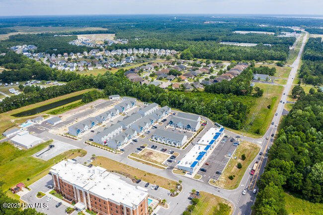 100542683 | Photo 39