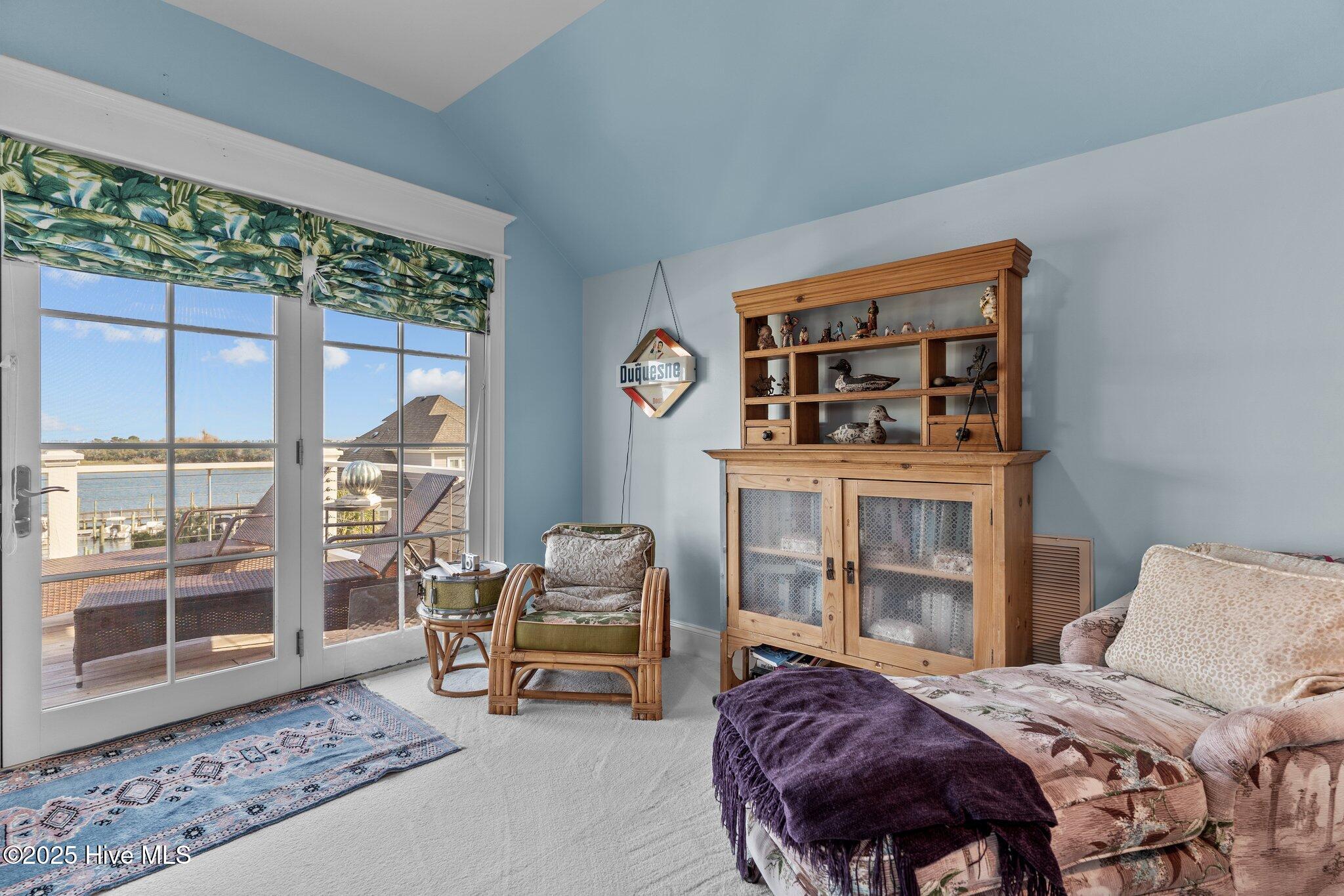 100525700 | Photo 36