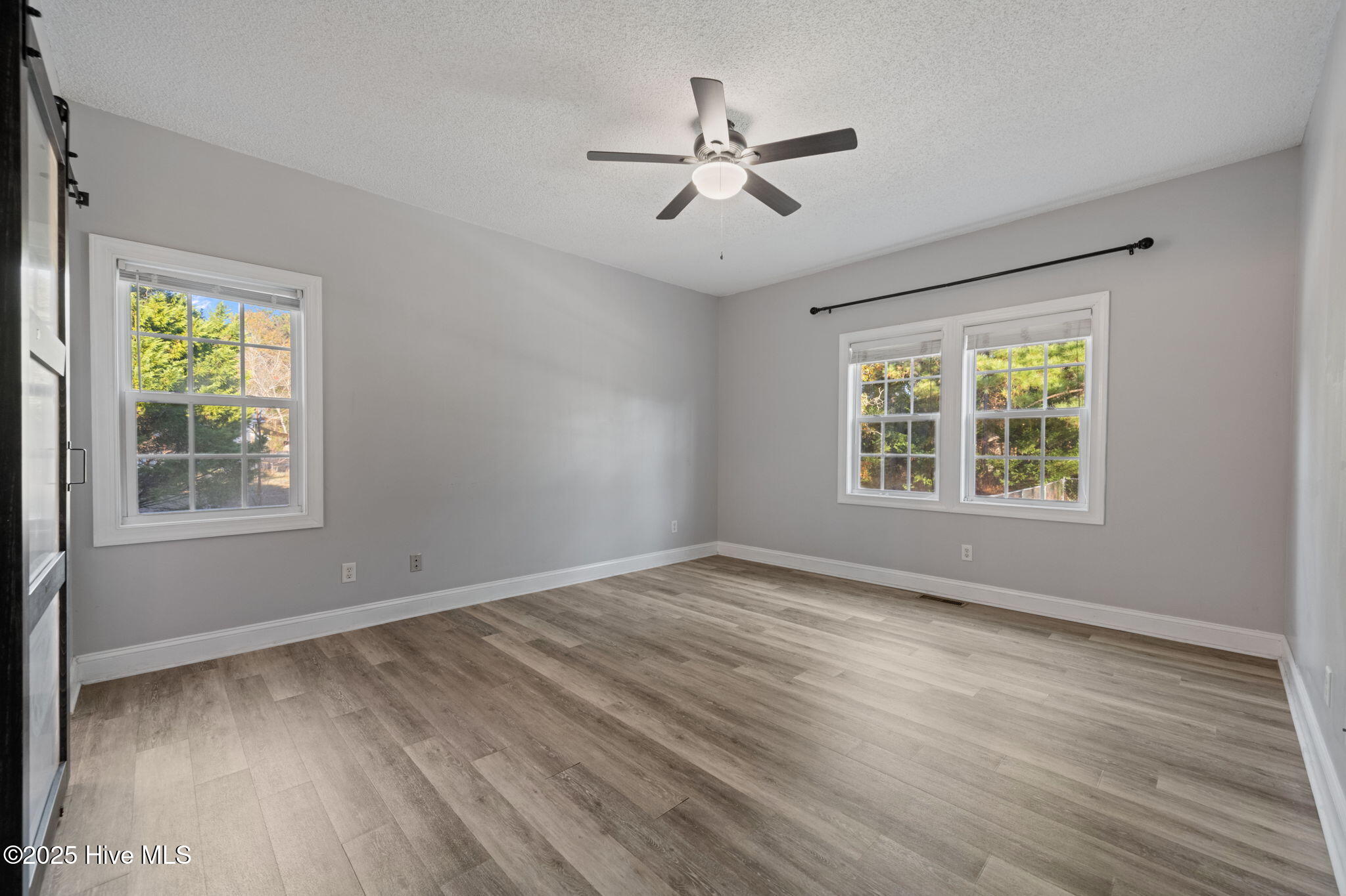 100542743 | Photo 20