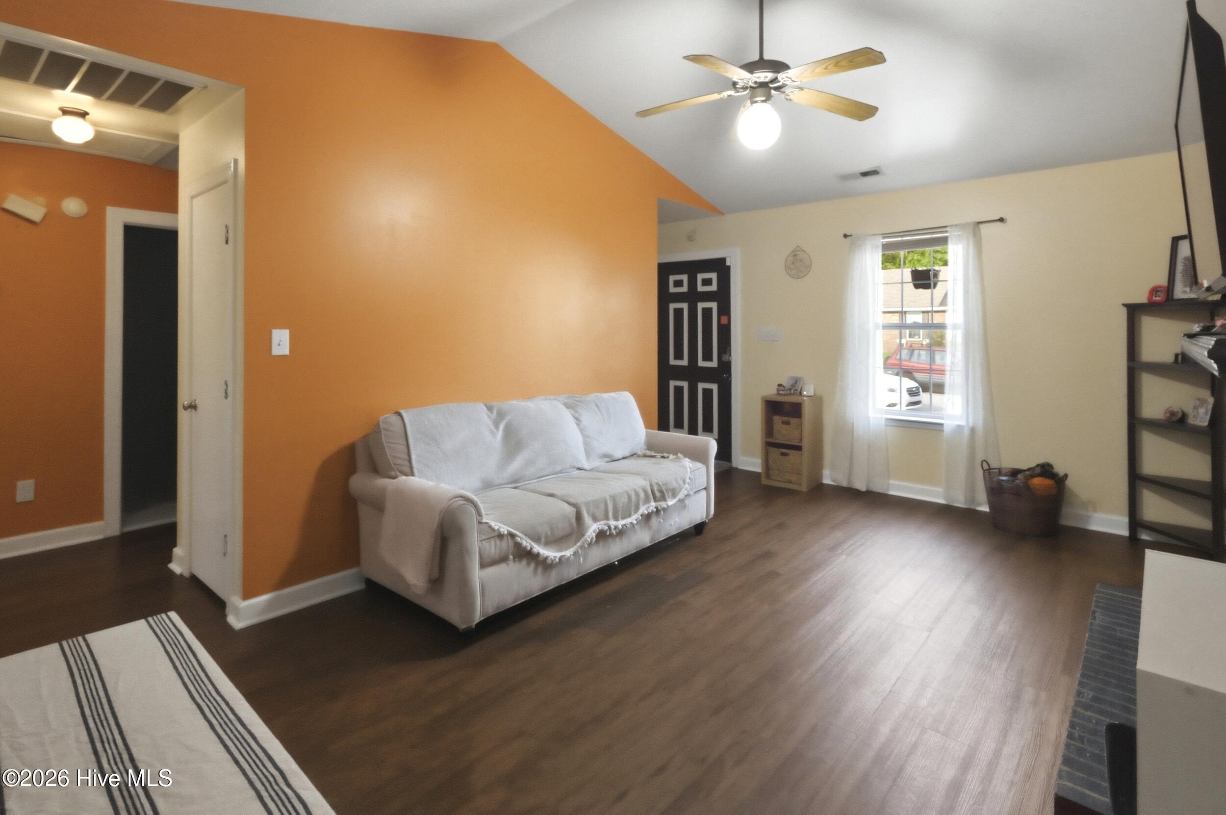 103 Glenside Court,Midway Park