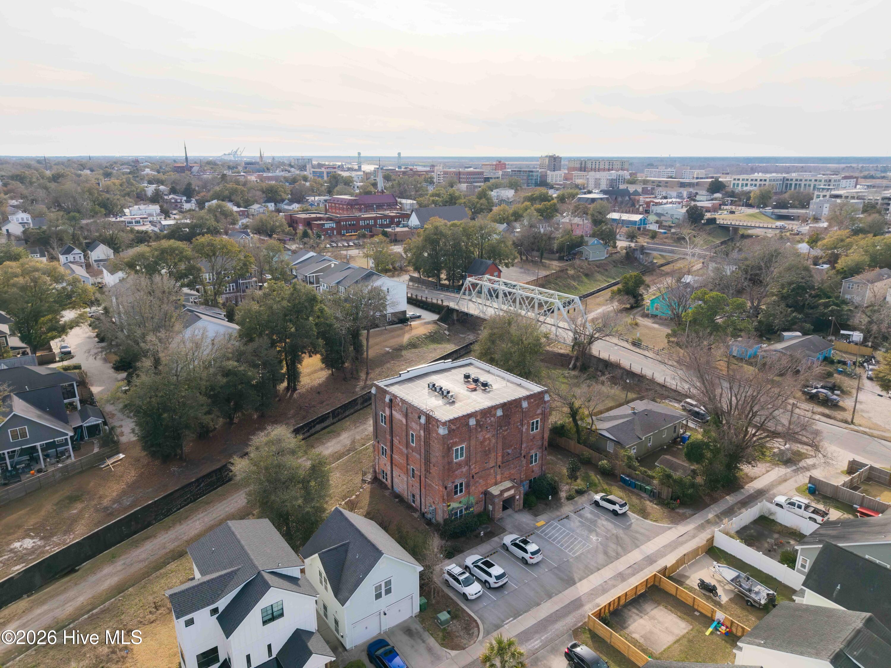 100549852 | Photo 10