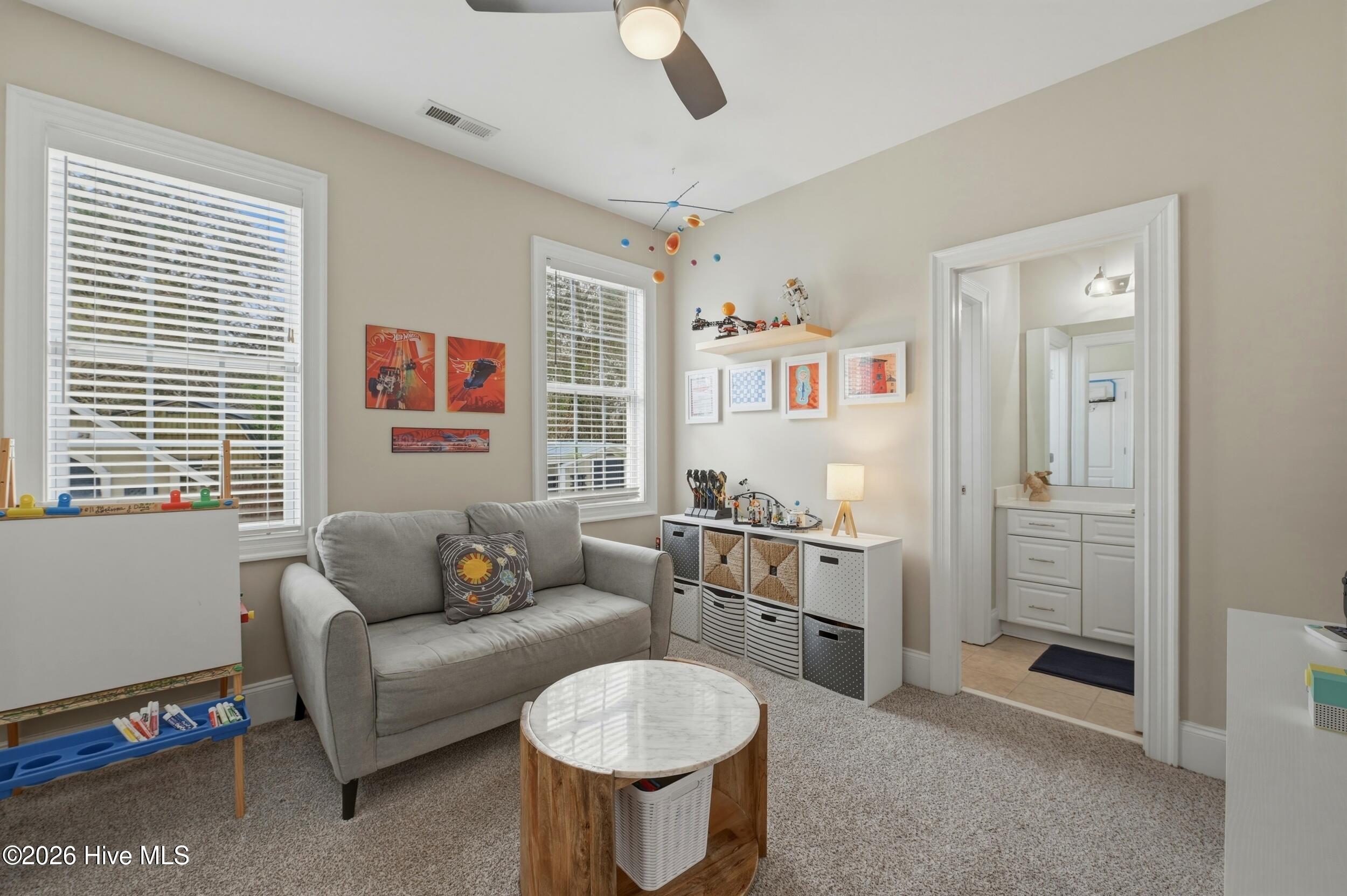 100556453 | Photo 24