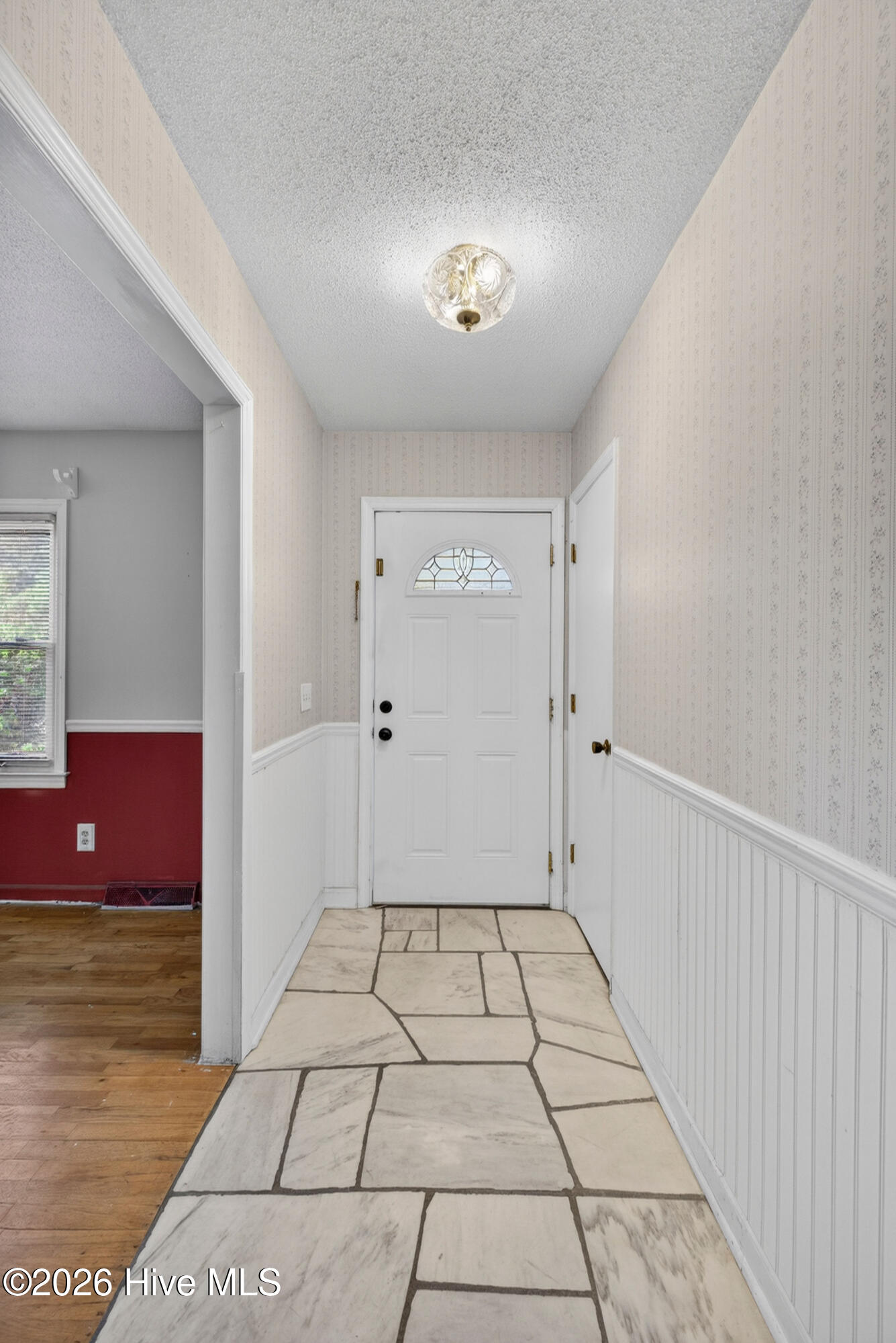 100566296 | Photo 12