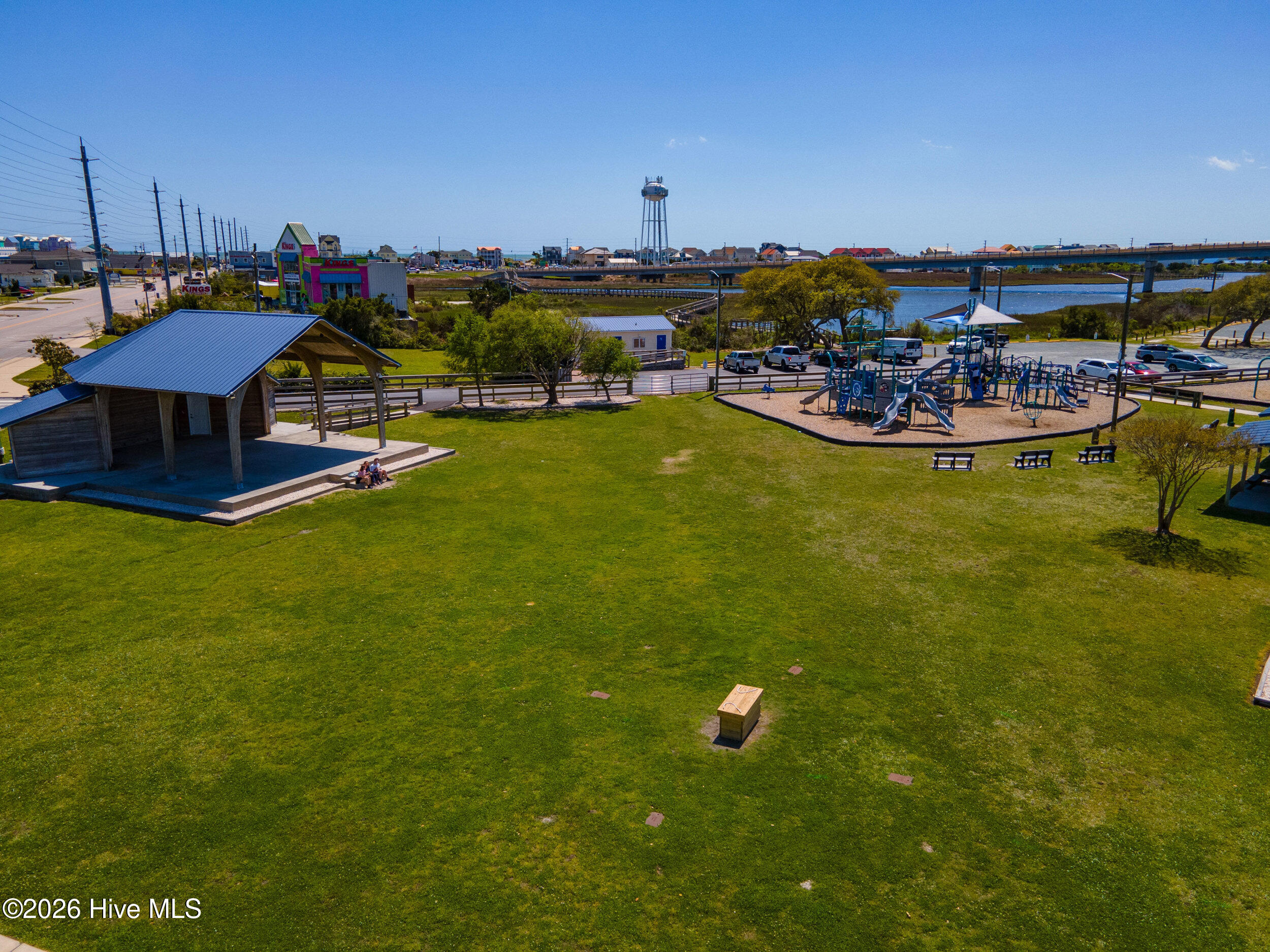 100569136 | Photo 49