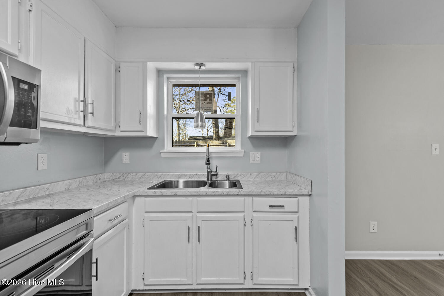 100551679 | Photo 10