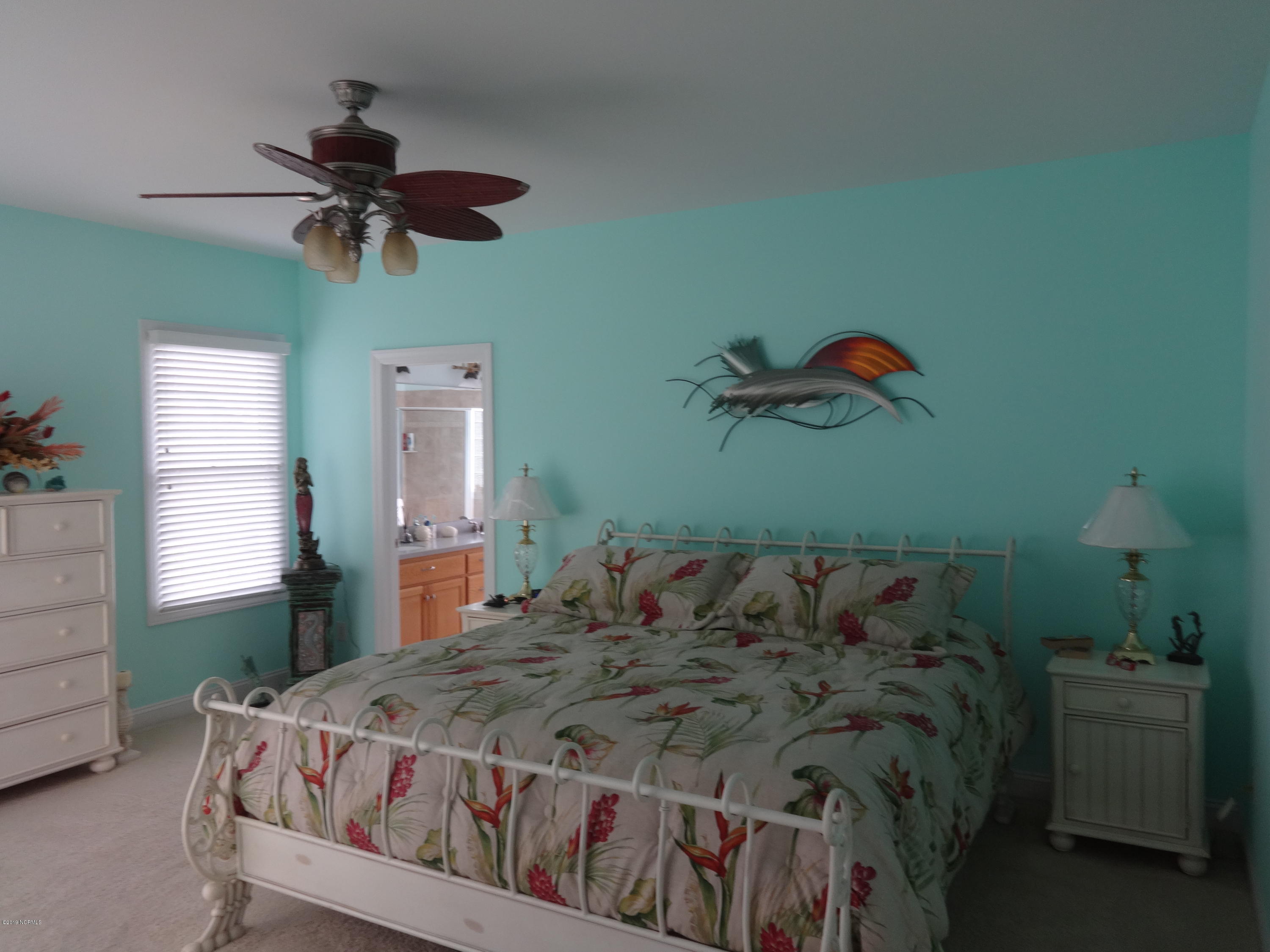 100560542 | Photo 13