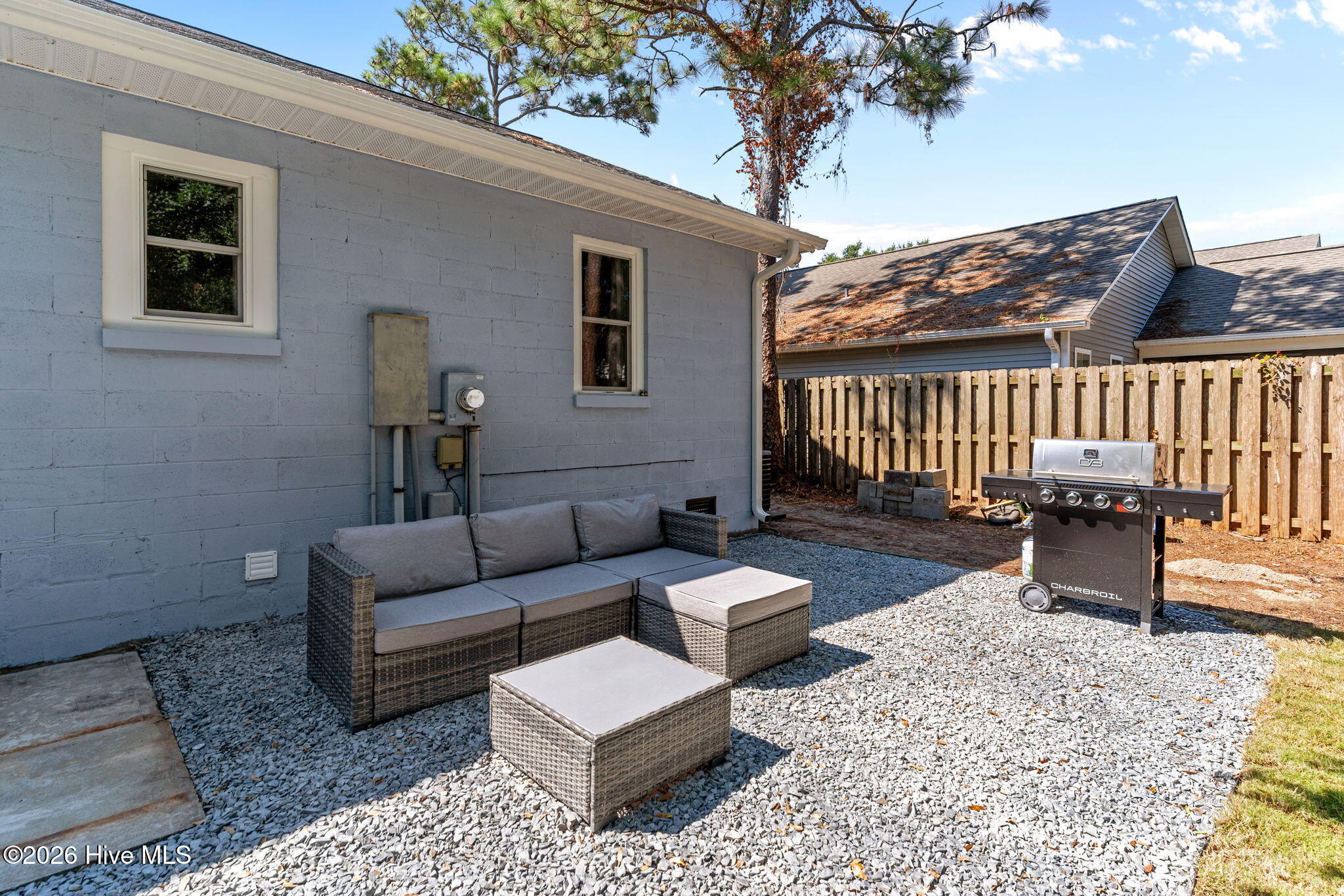 100563030 | Photo 51