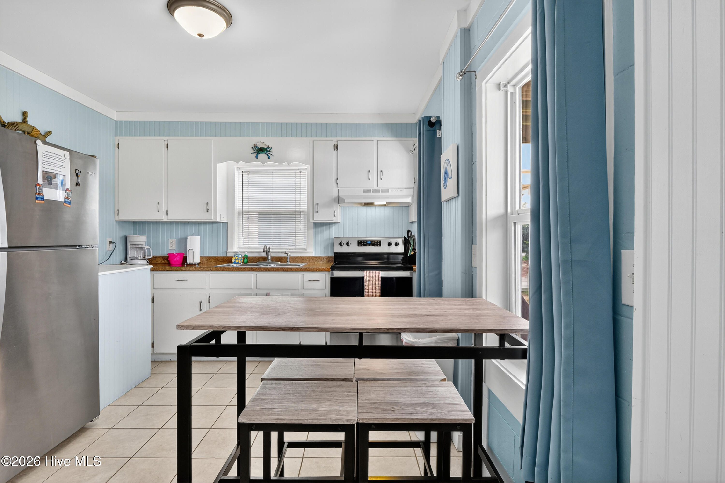 100558855 | Photo 42