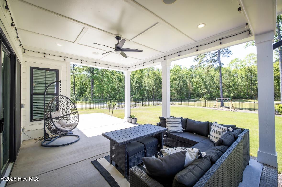 100567663 | Photo 25