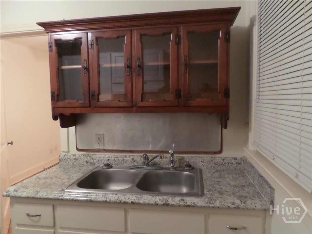 Kitchen sink