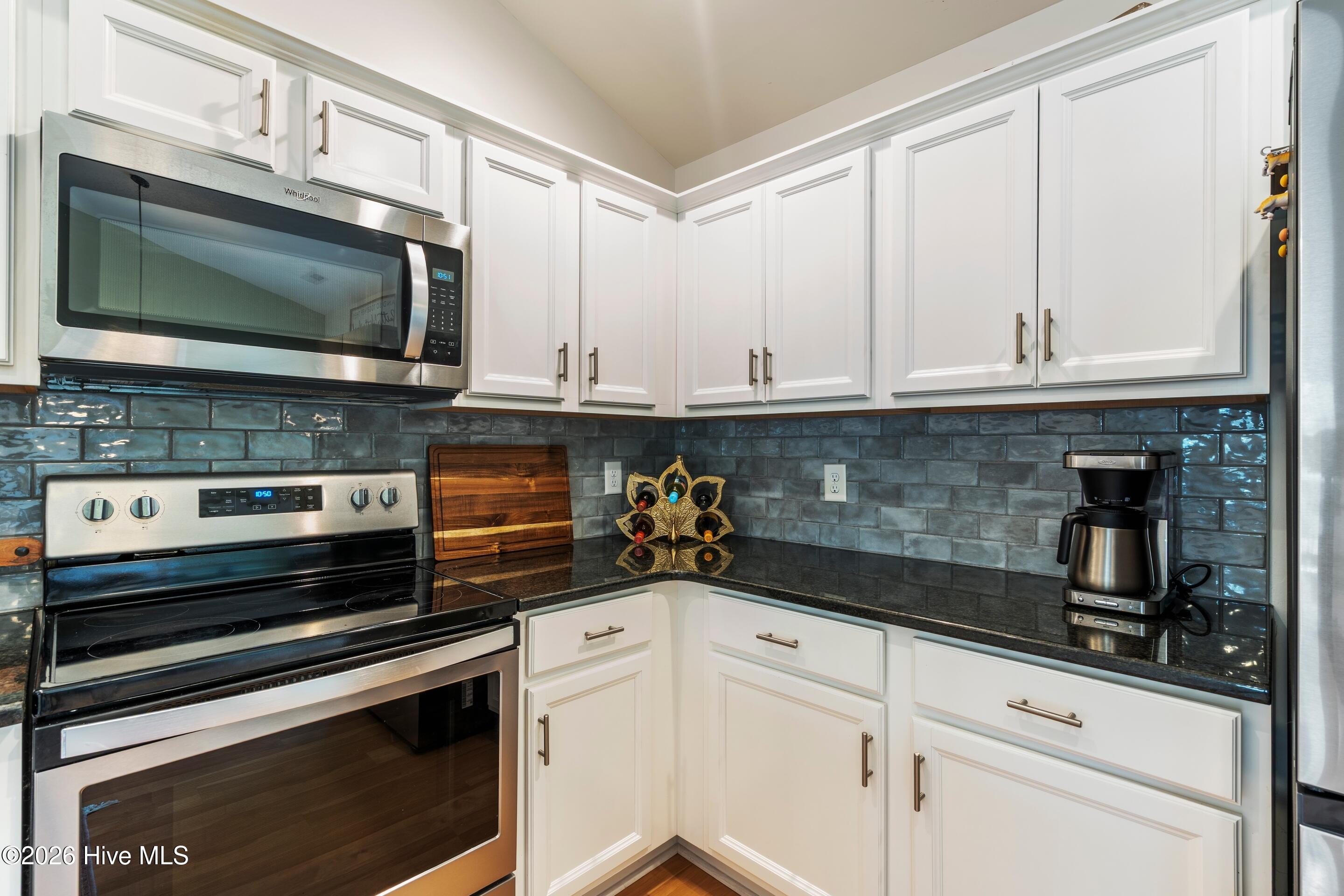 100549435 | Photo 17