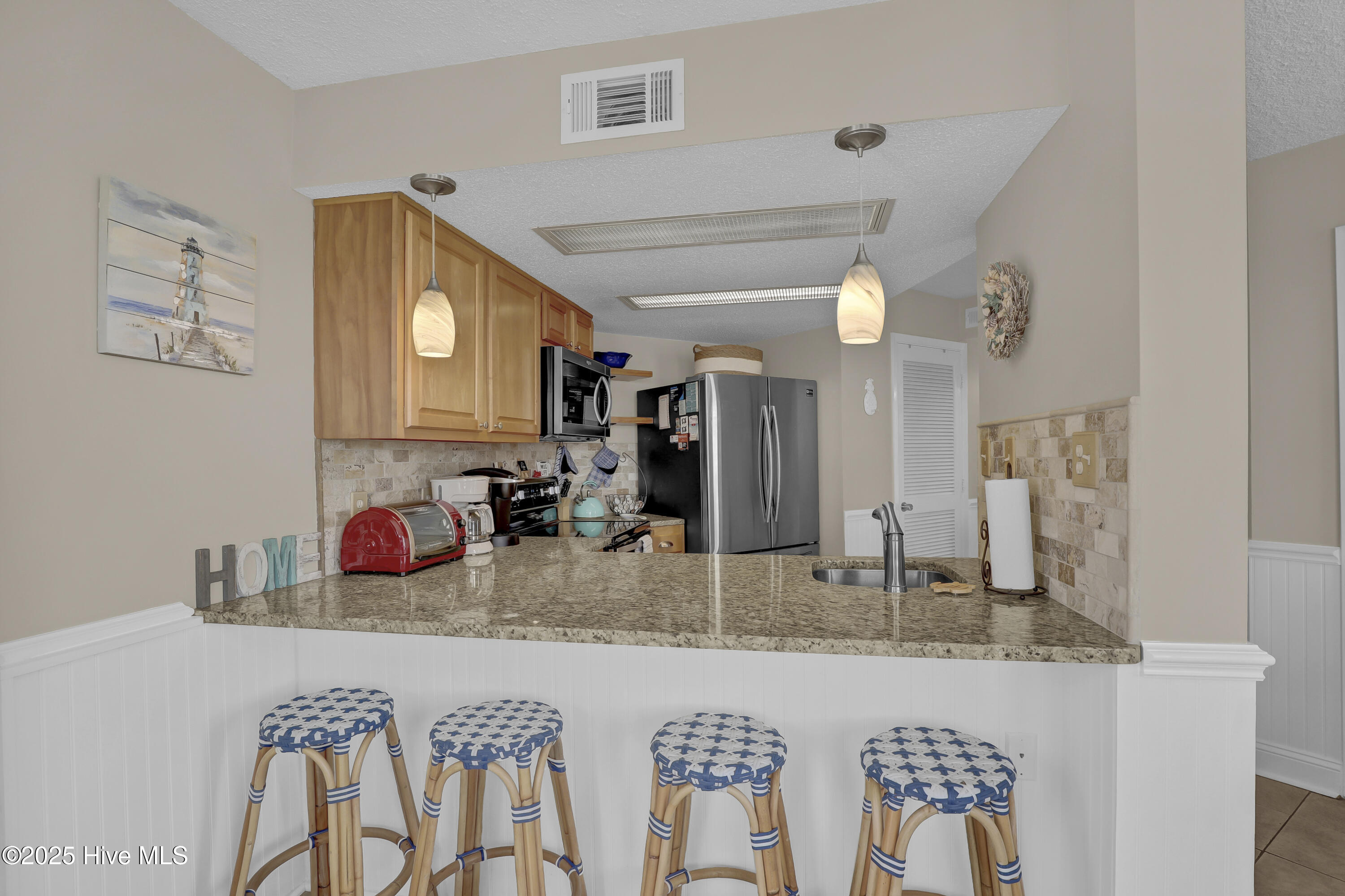 100517614 | Photo 19