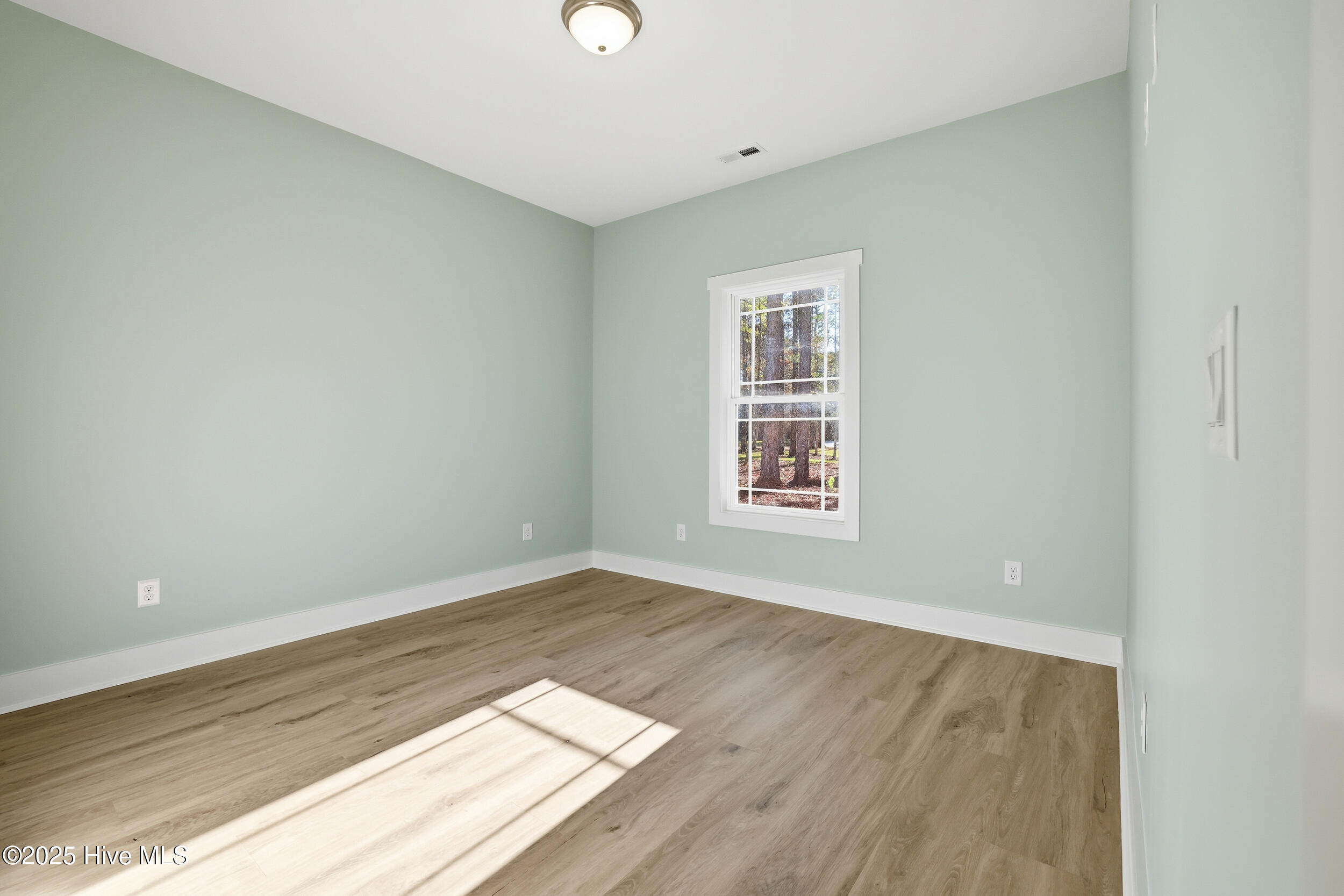 100504171 | Photo 13