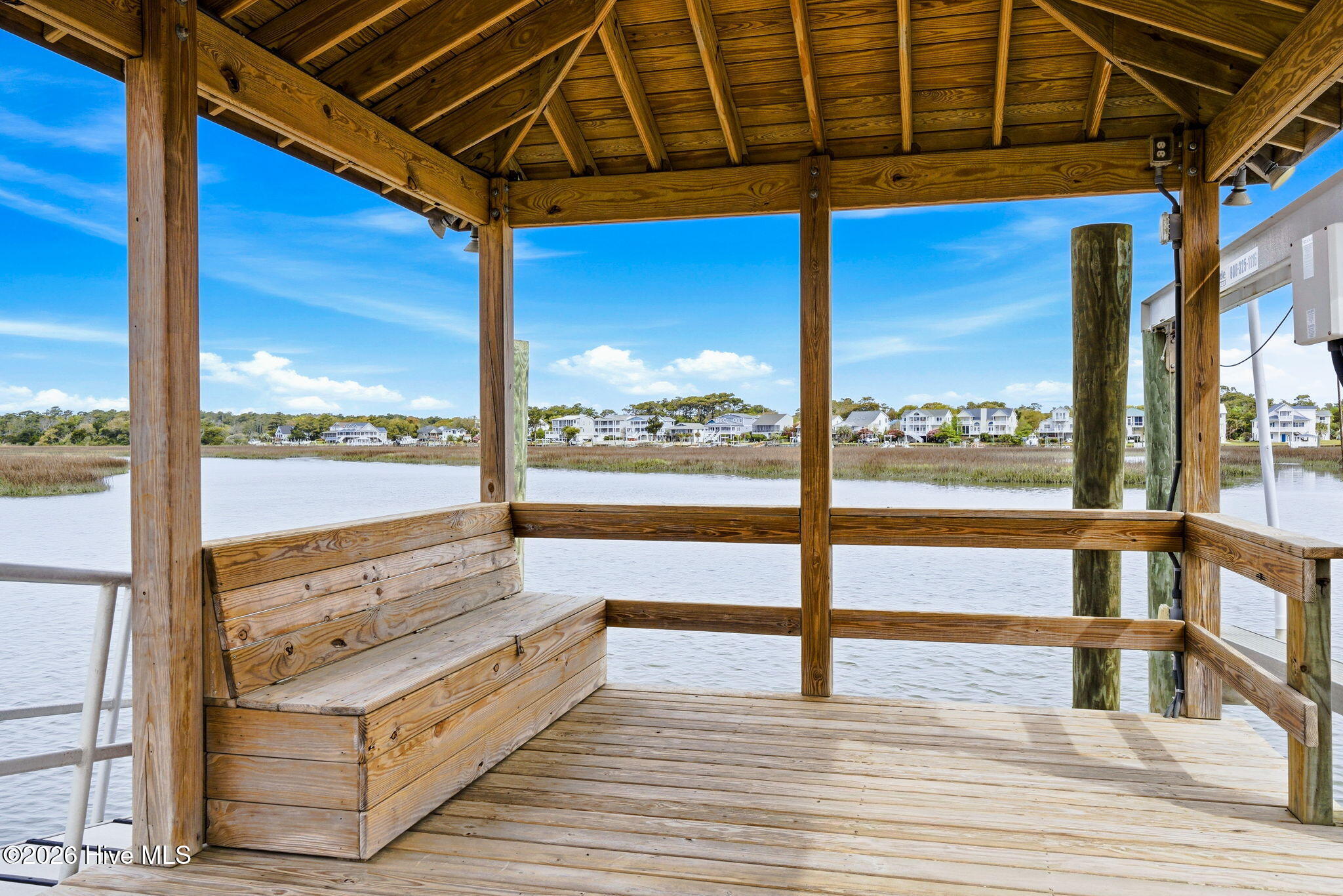 100564360 | Photo 46