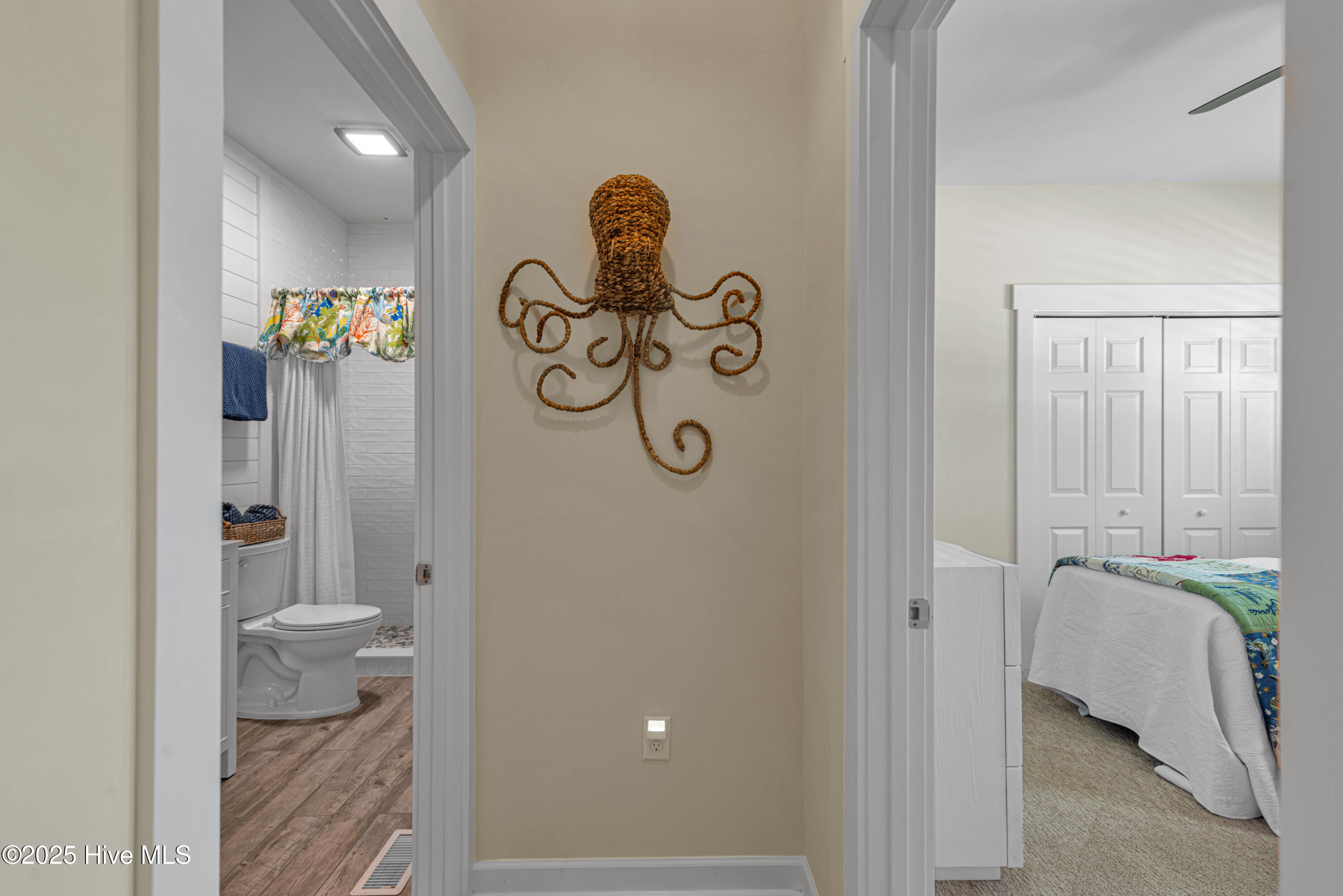 100530224 | Photo 32