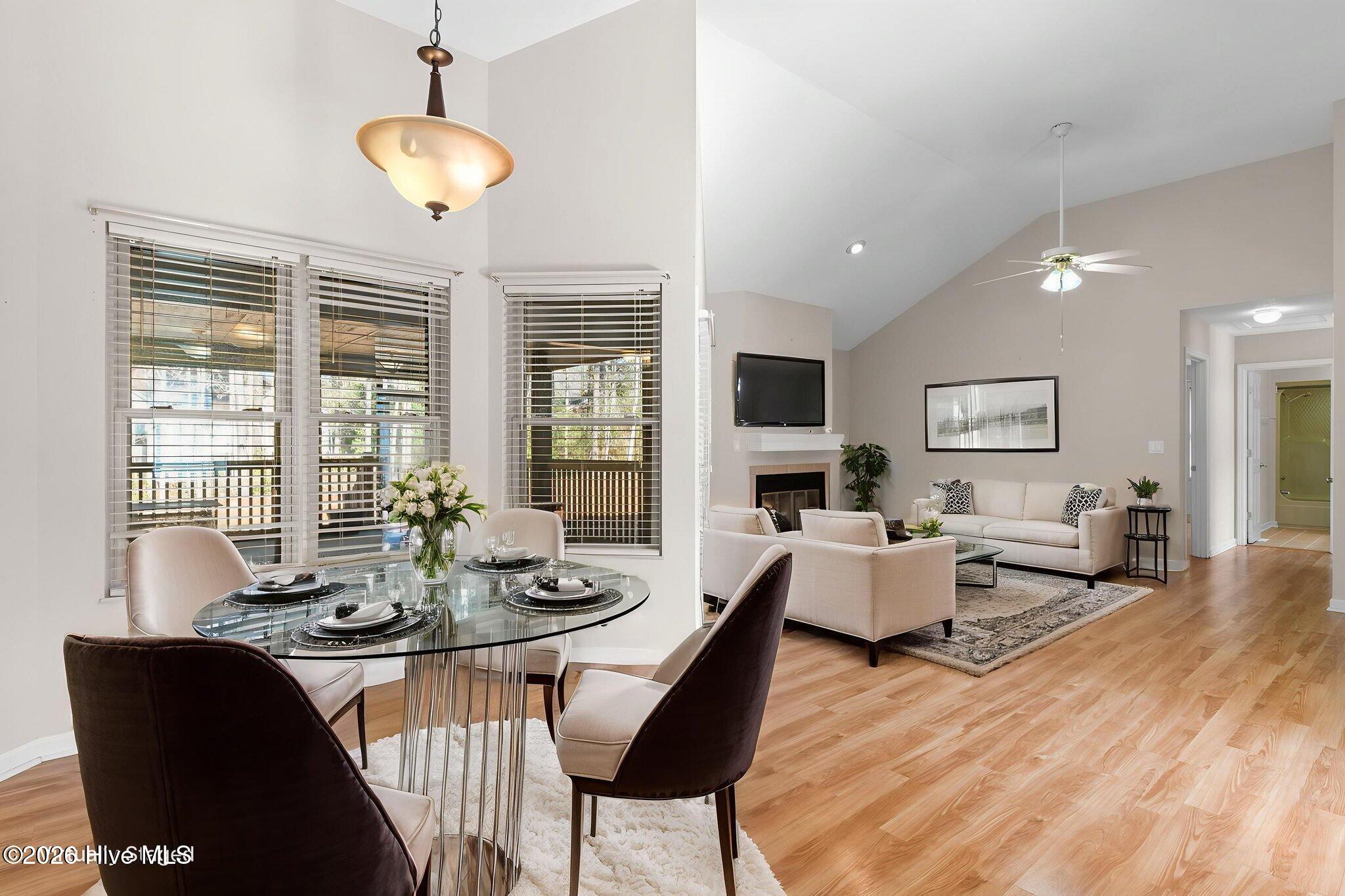 100548556 | Photo 11