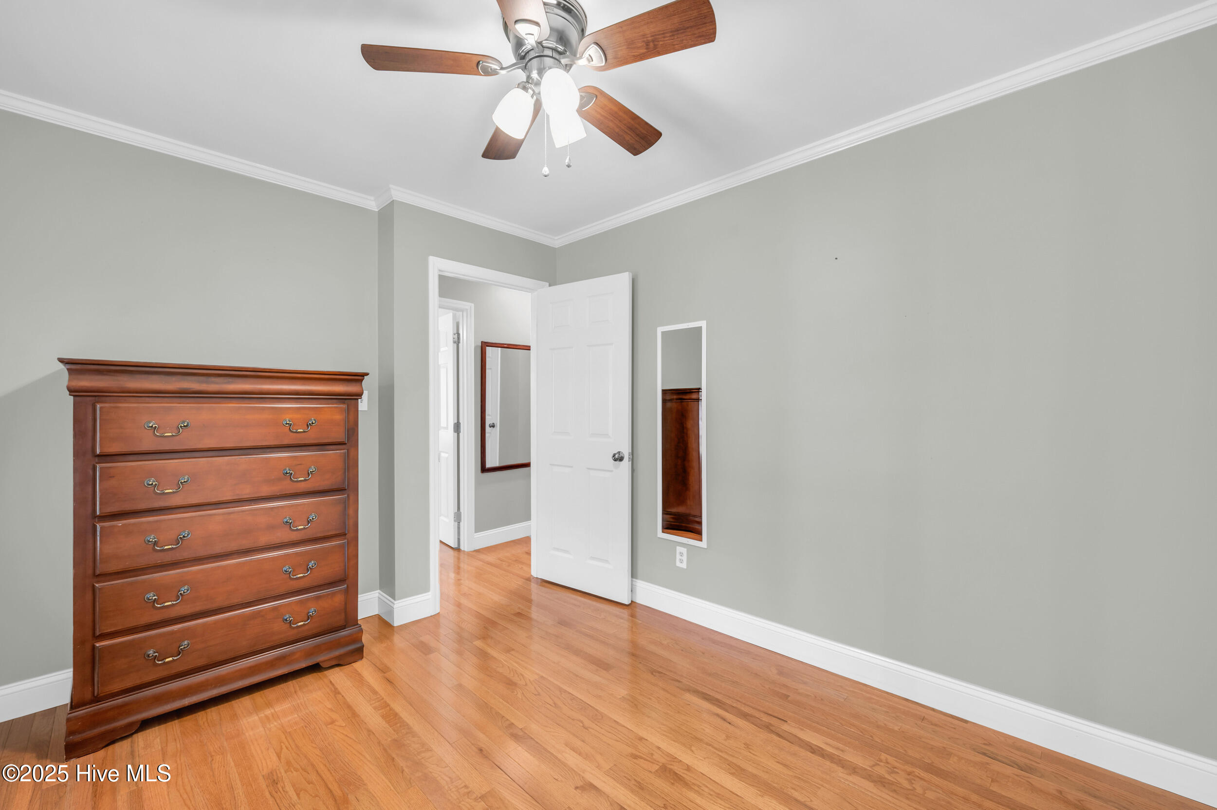 100532115 | Photo 22