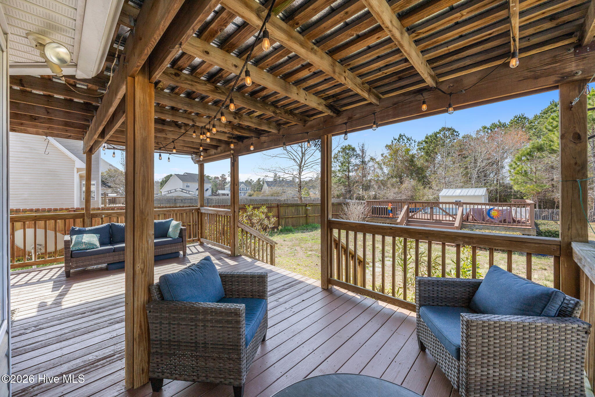 100558260 | Photo 39