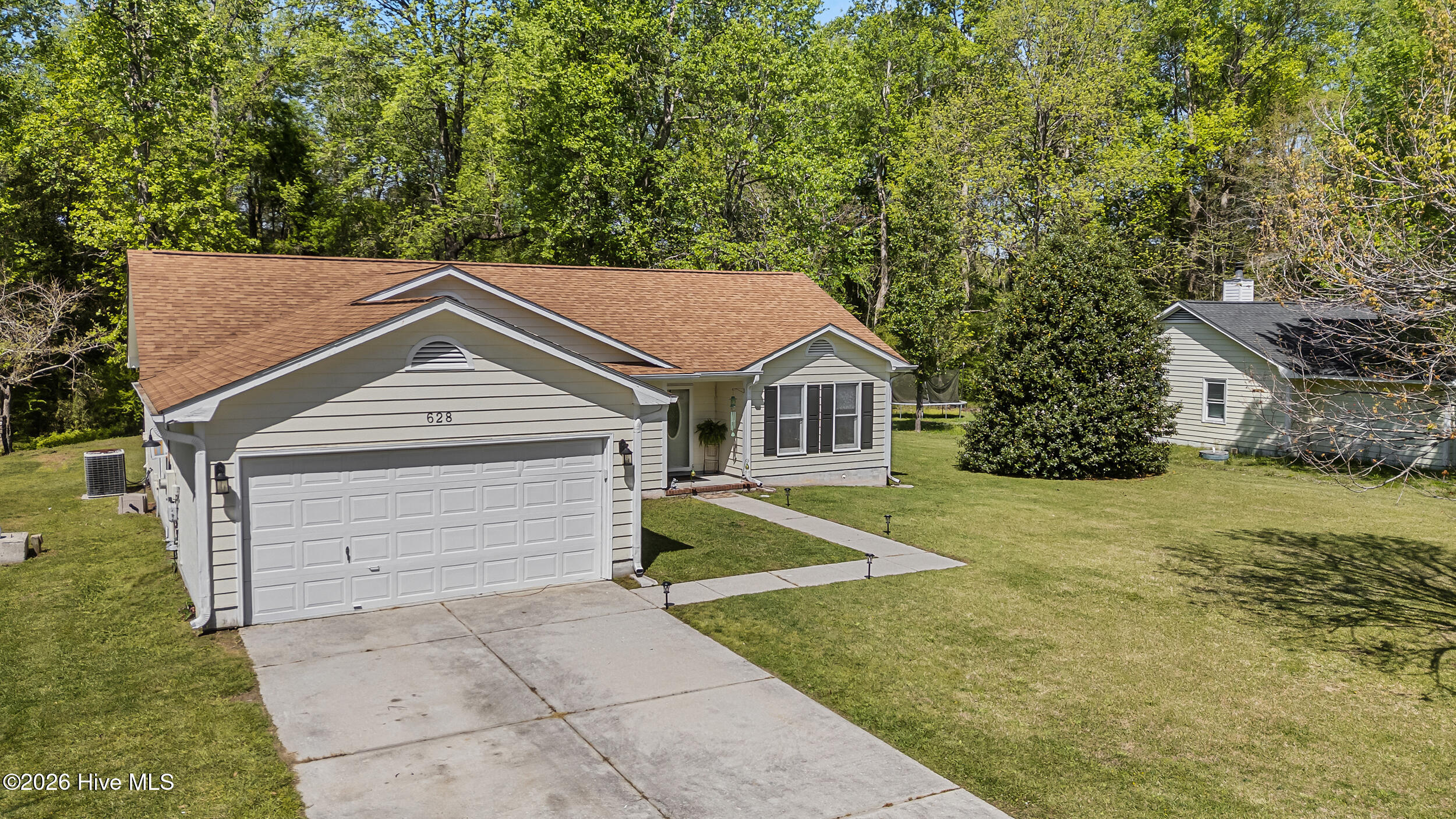 100566789 | Photo 42