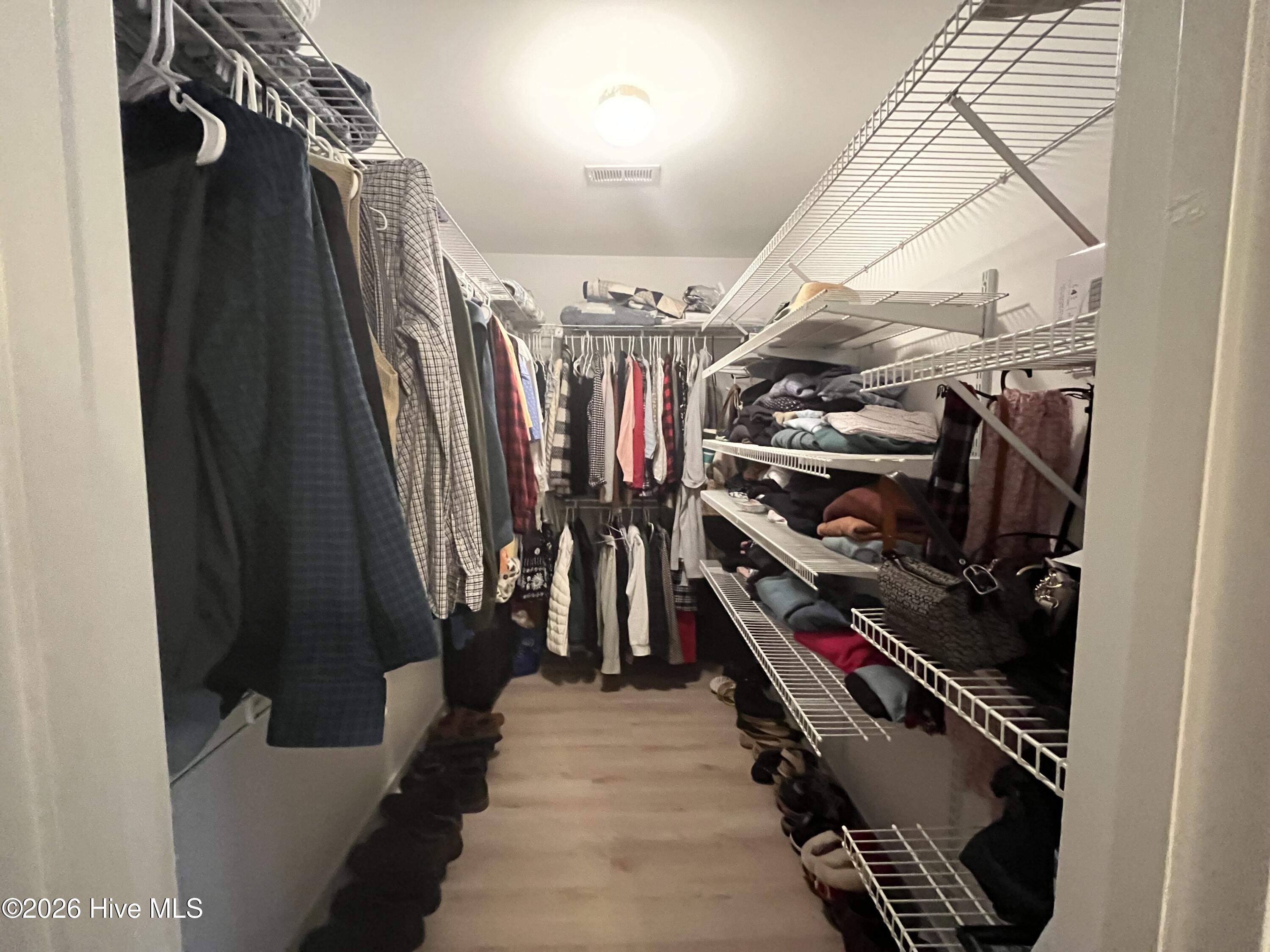 100556332 | Photo 10