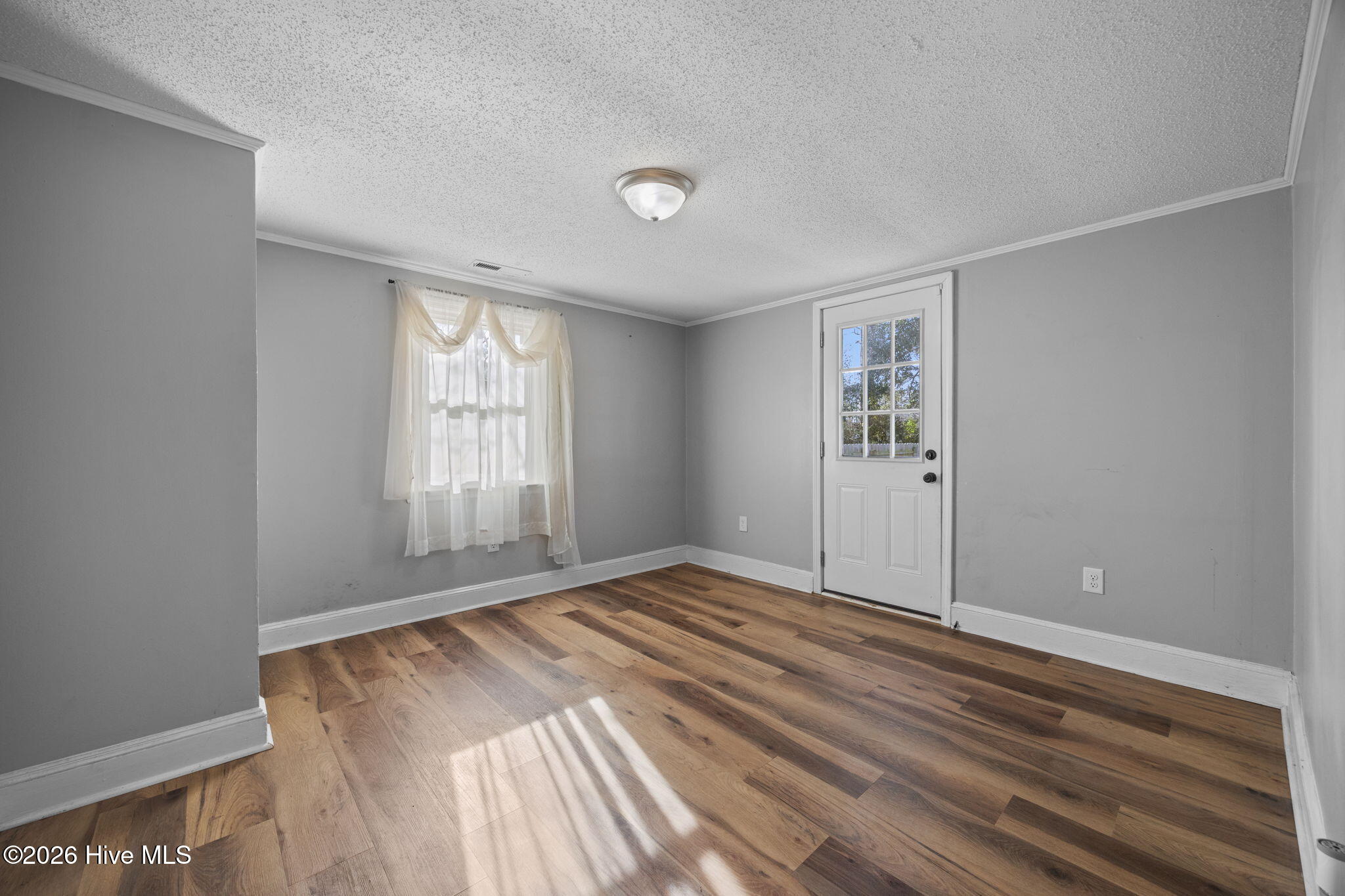 100549332 | Photo 15