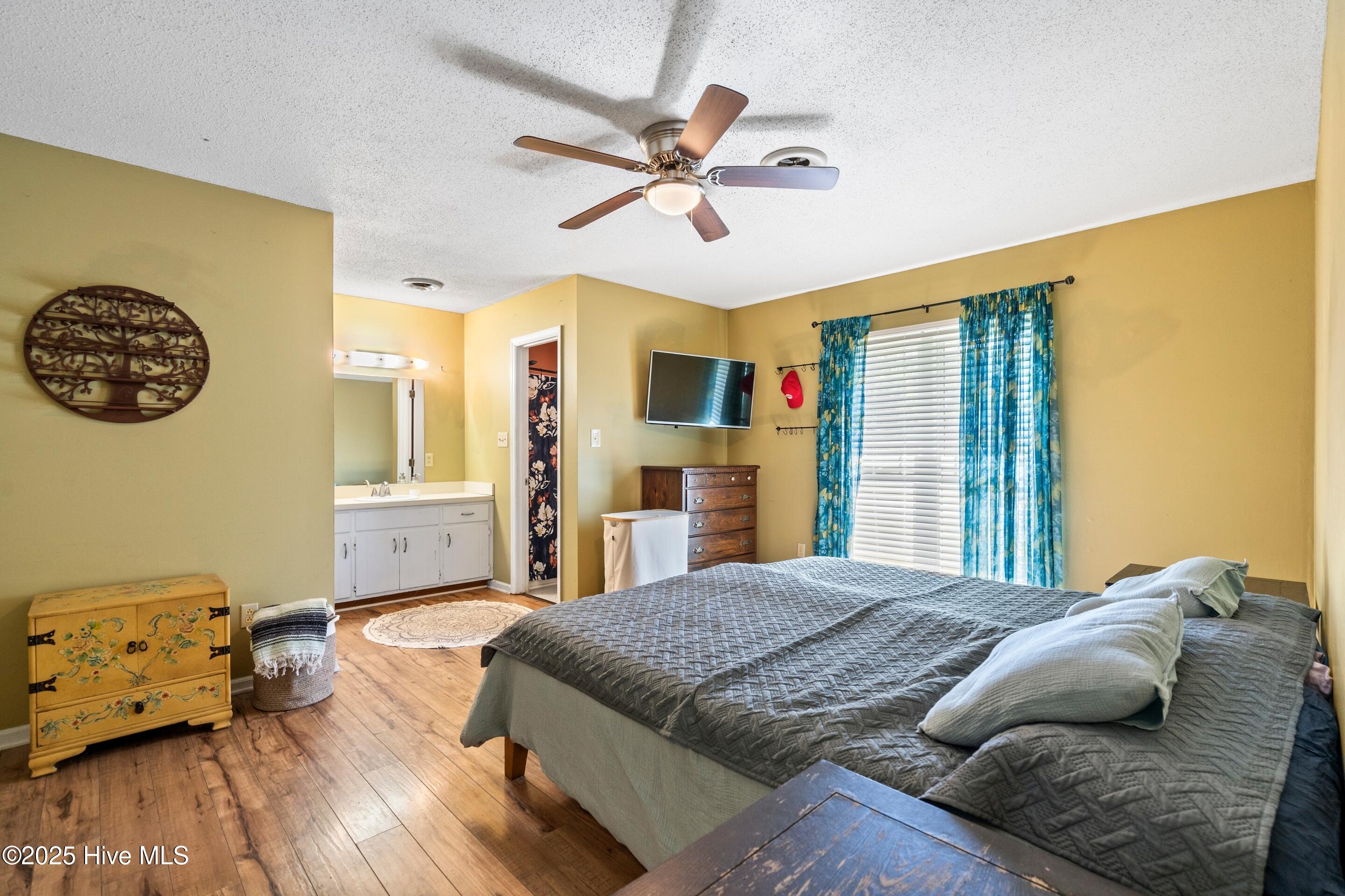 100537025 | Photo 18