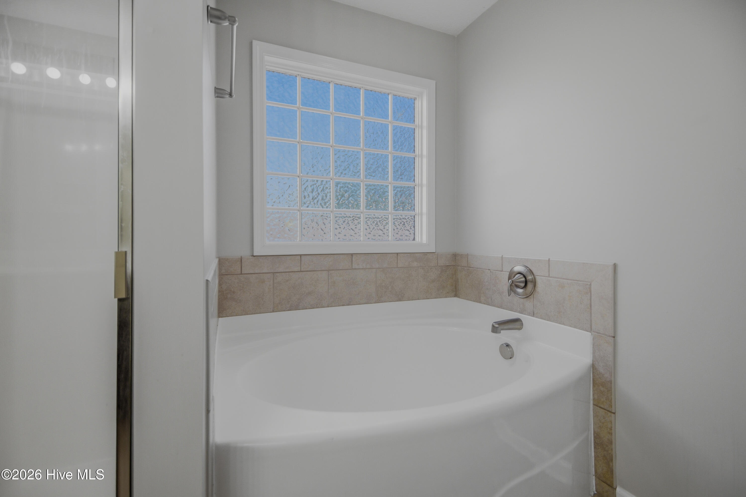 100568409 | Photo 22