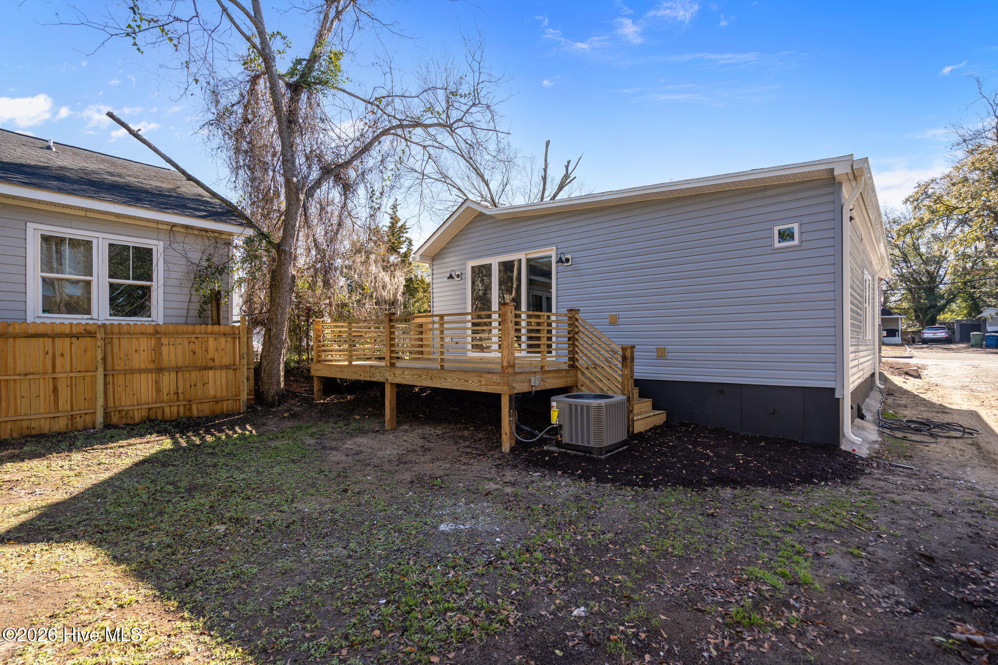 100550651 | Photo 12