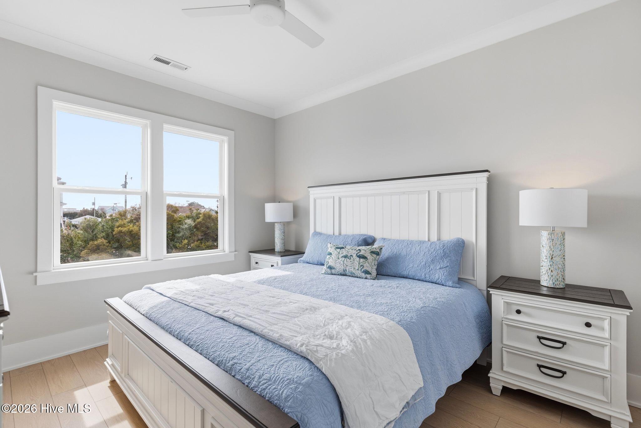 100544880 | Photo 26