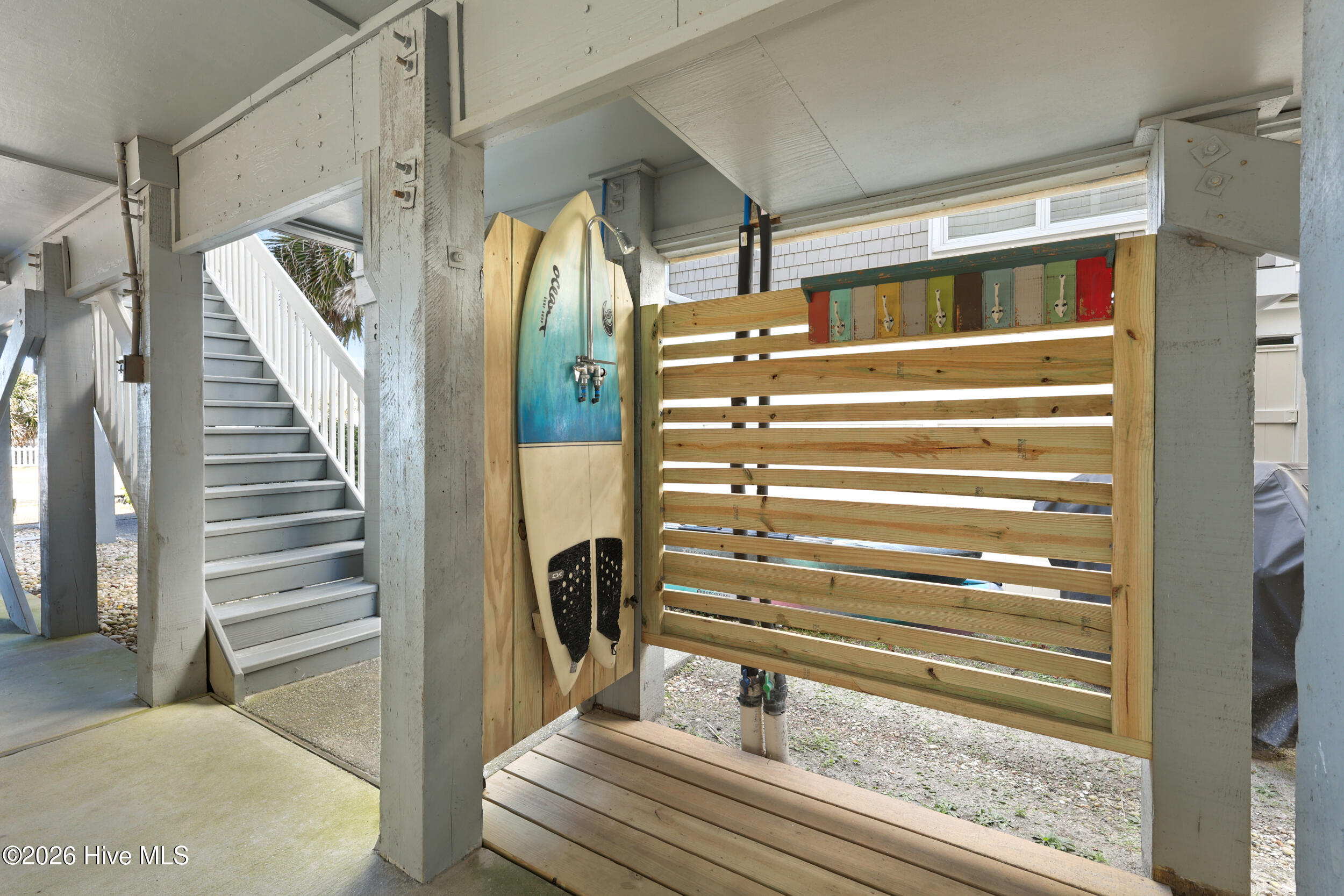 100565486 | Photo 30