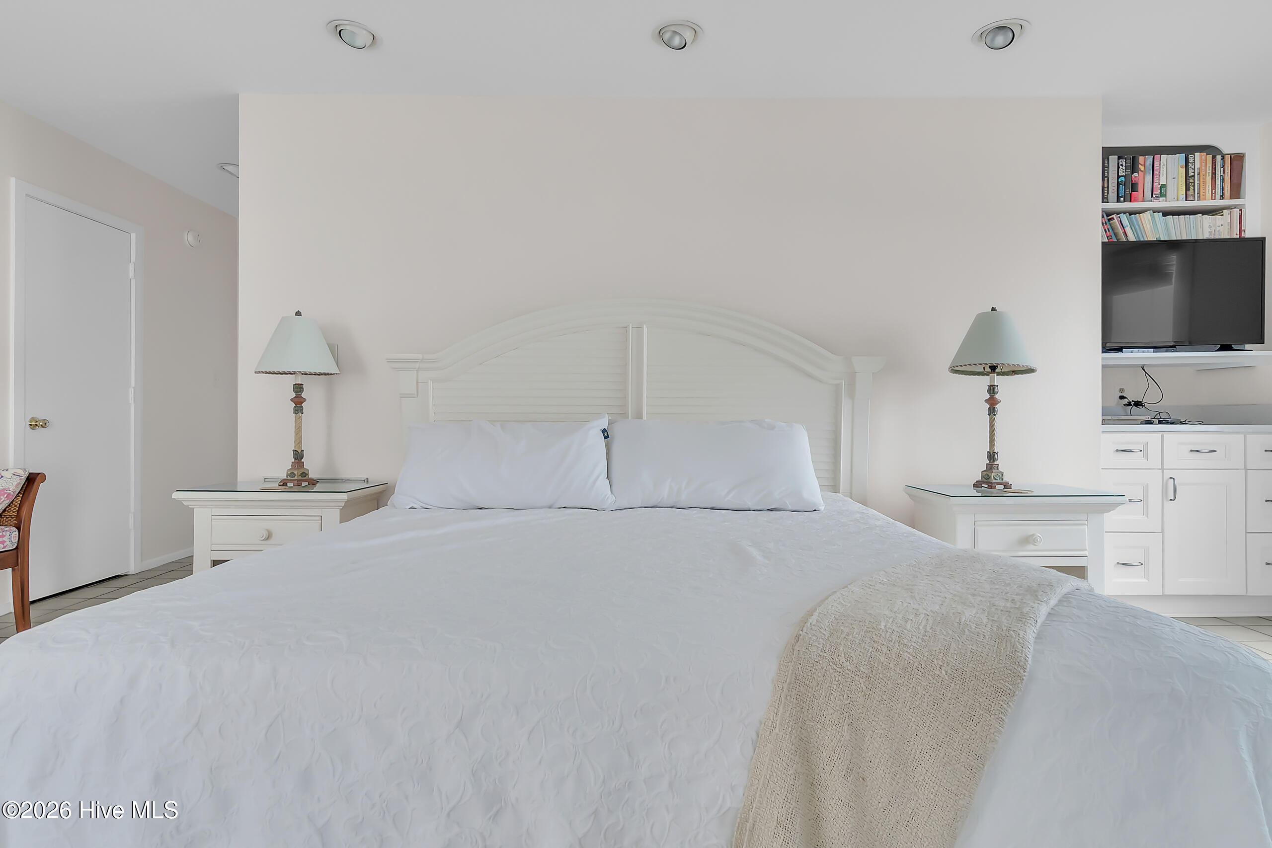 100568884 | Photo 42