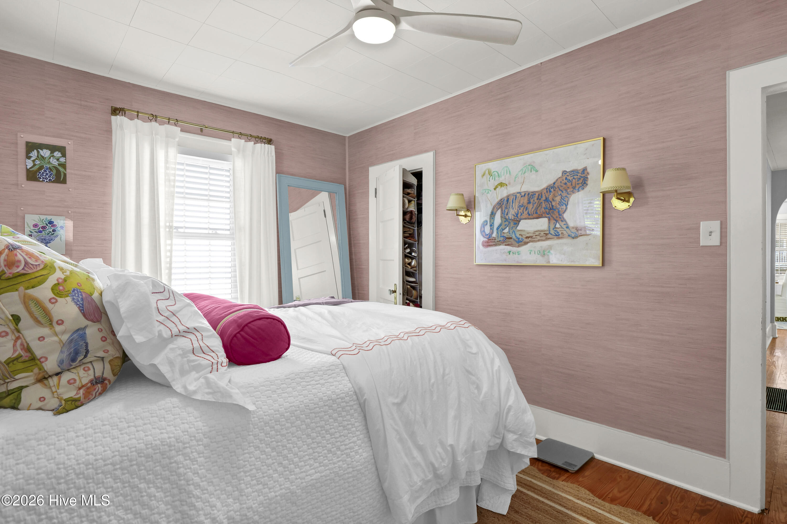 100549449 | Photo 21