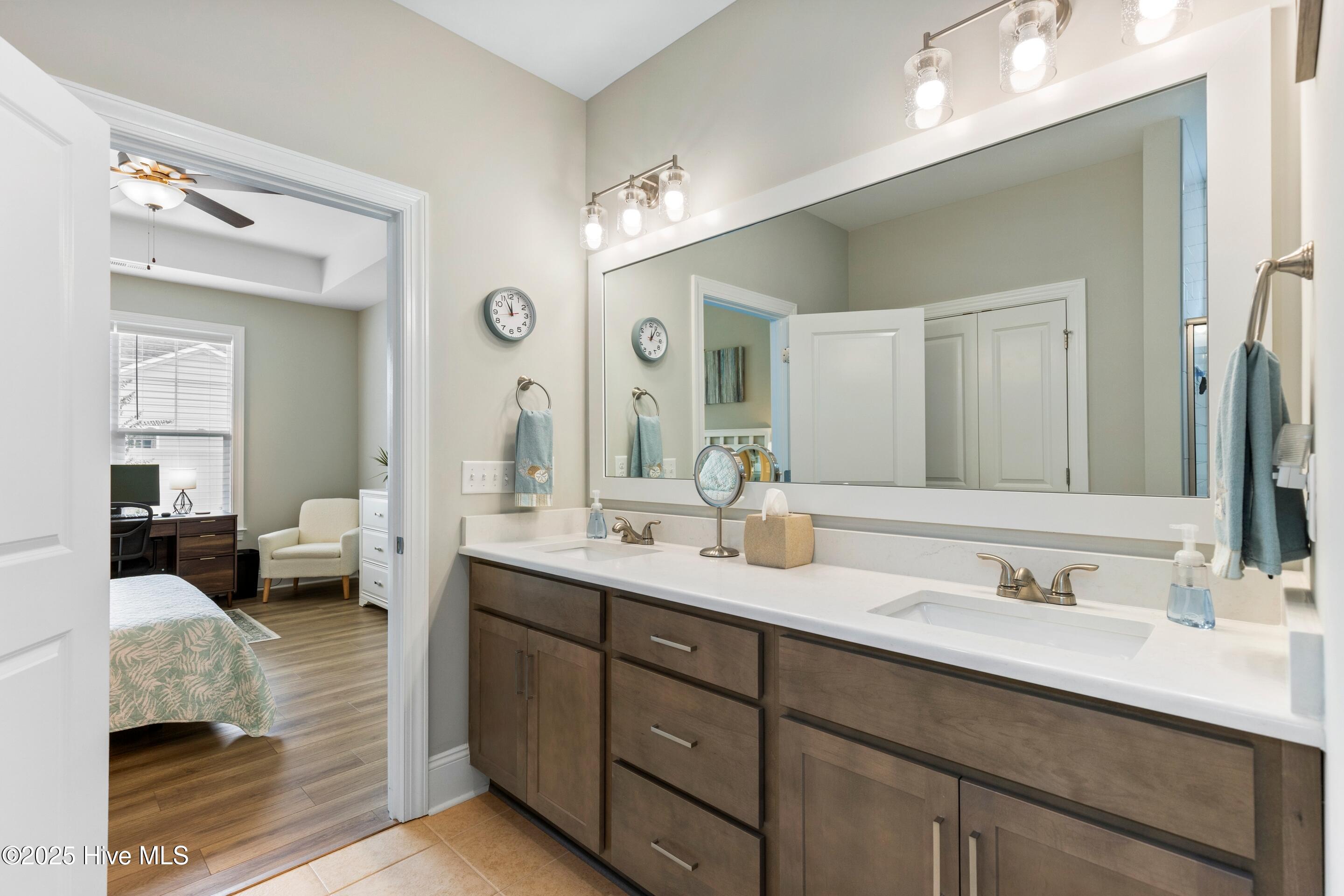 100554494 | Photo 19