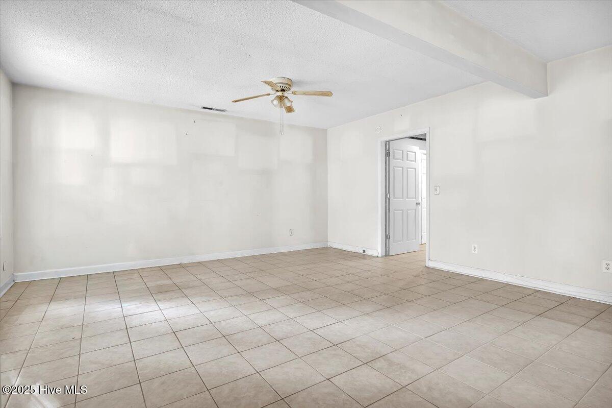 100543778 | Photo 41