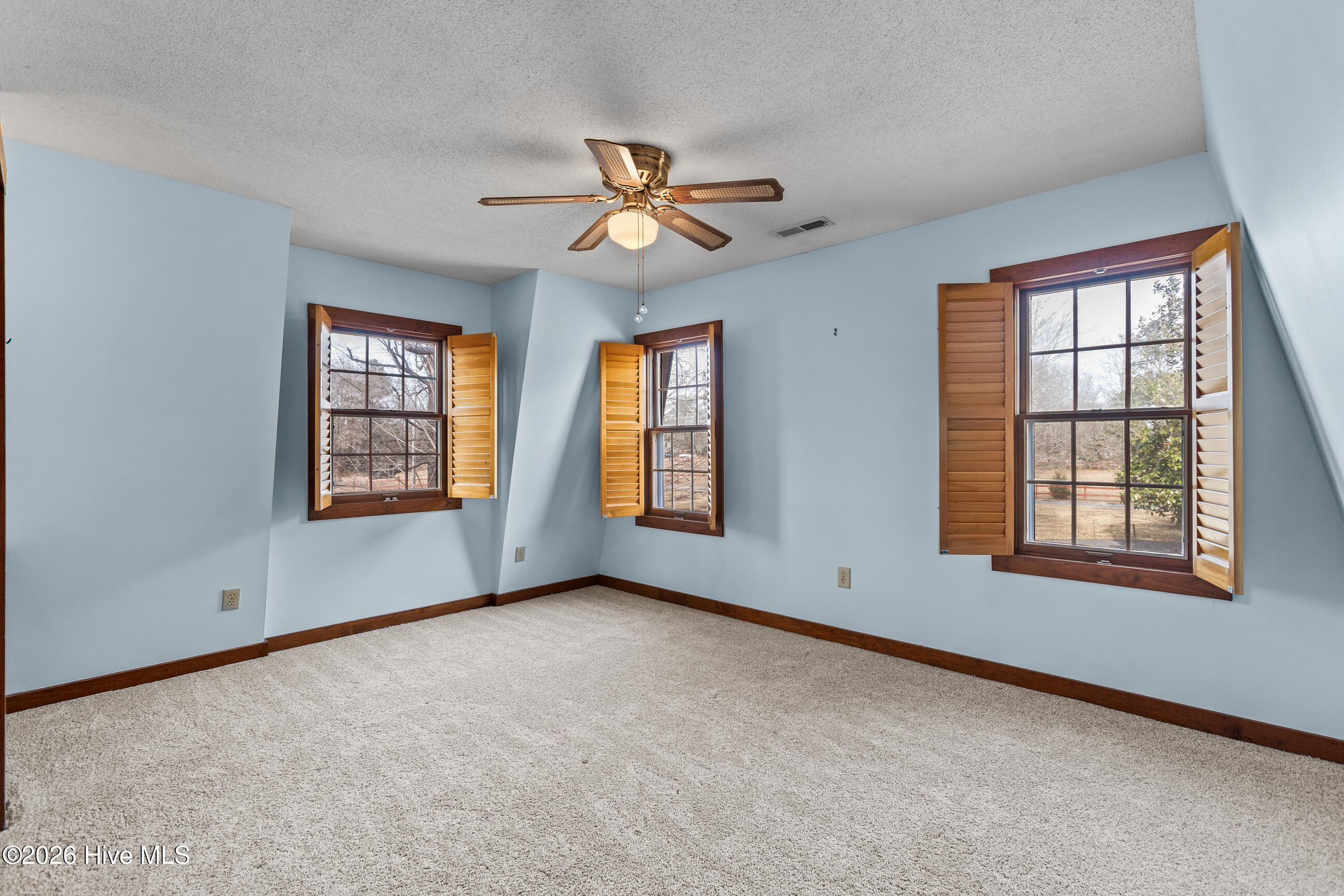 100556020 | Photo 32