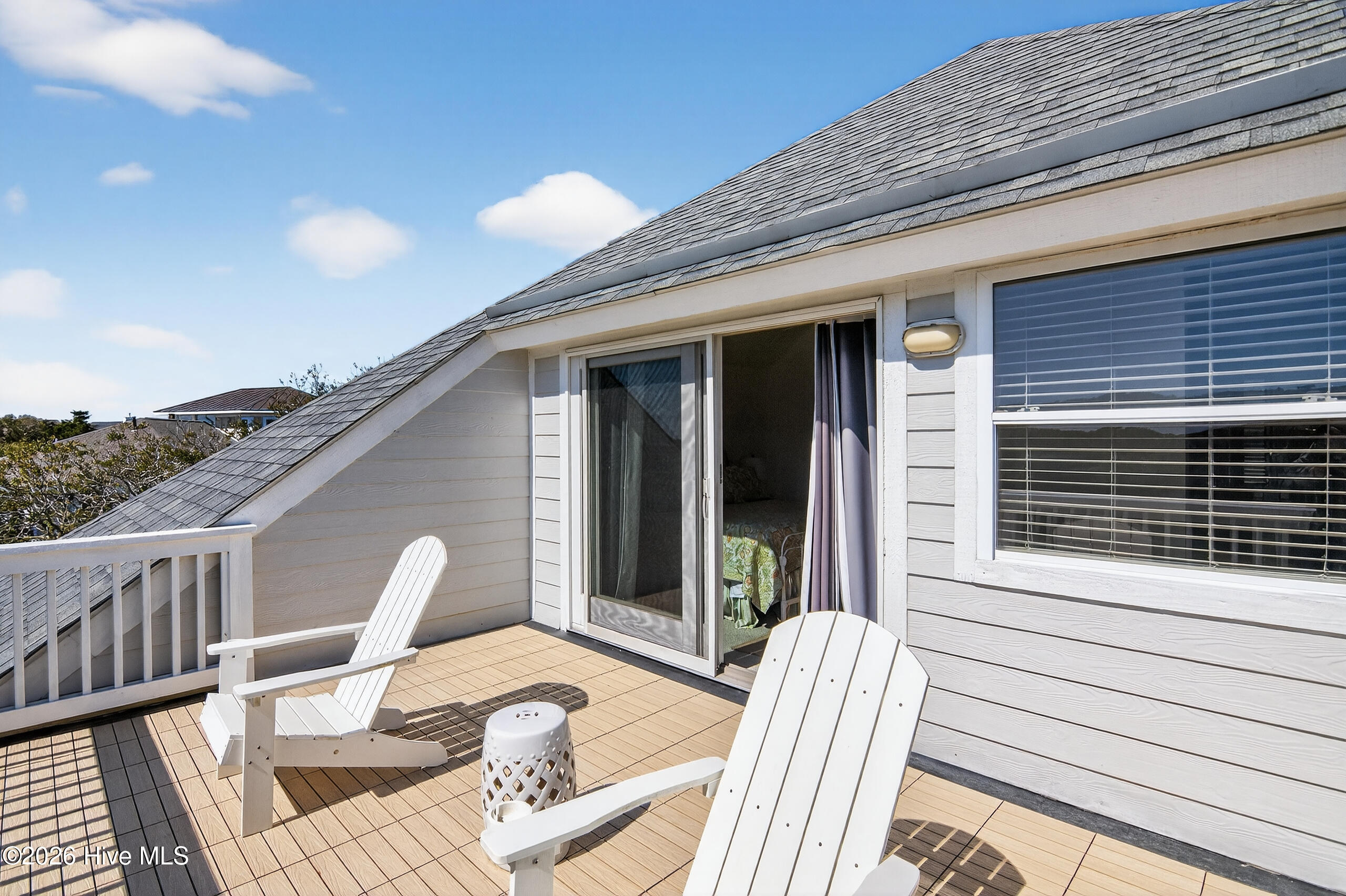 100565192 | Photo 48